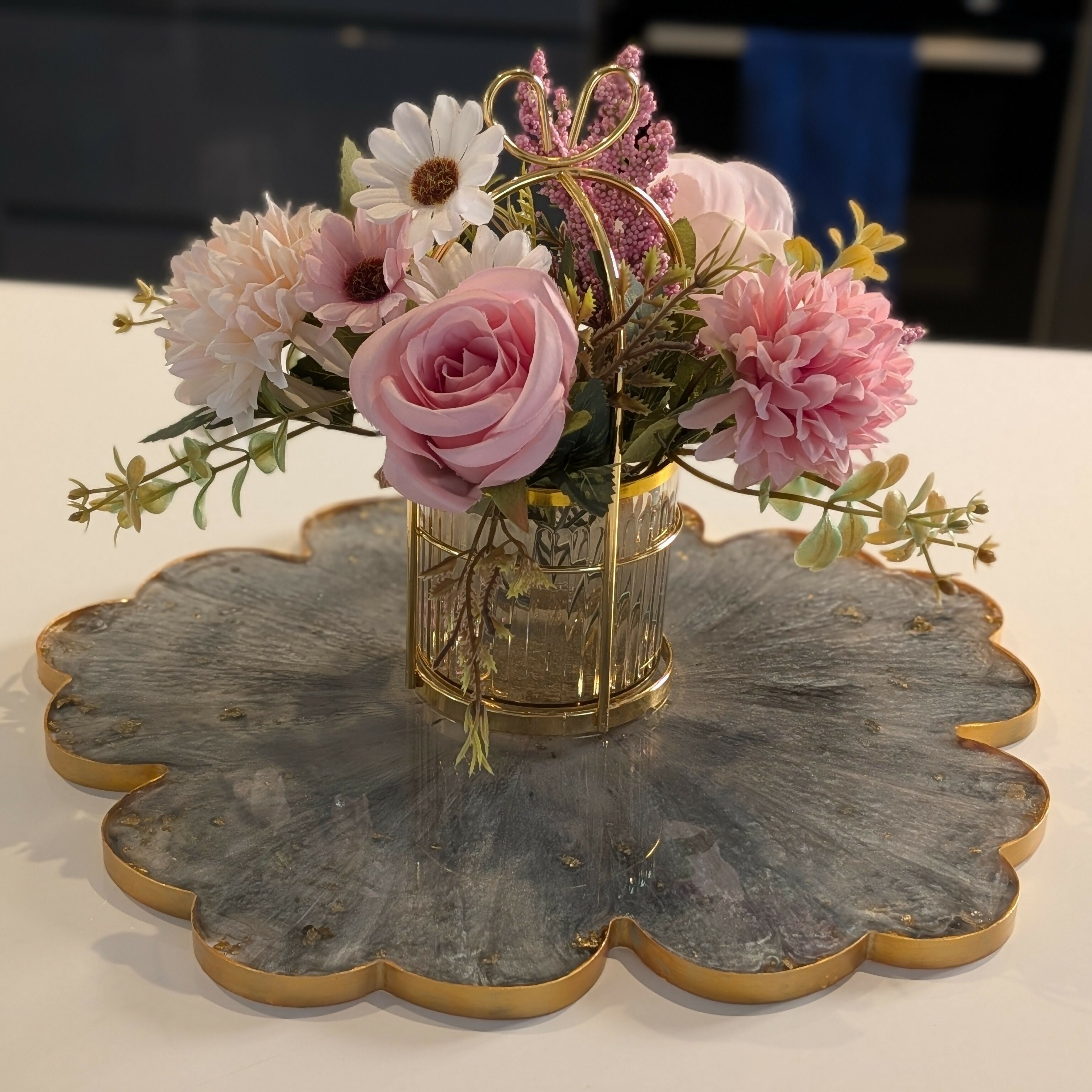ELEGANT FLOWER SHAPED CENTERPIECE