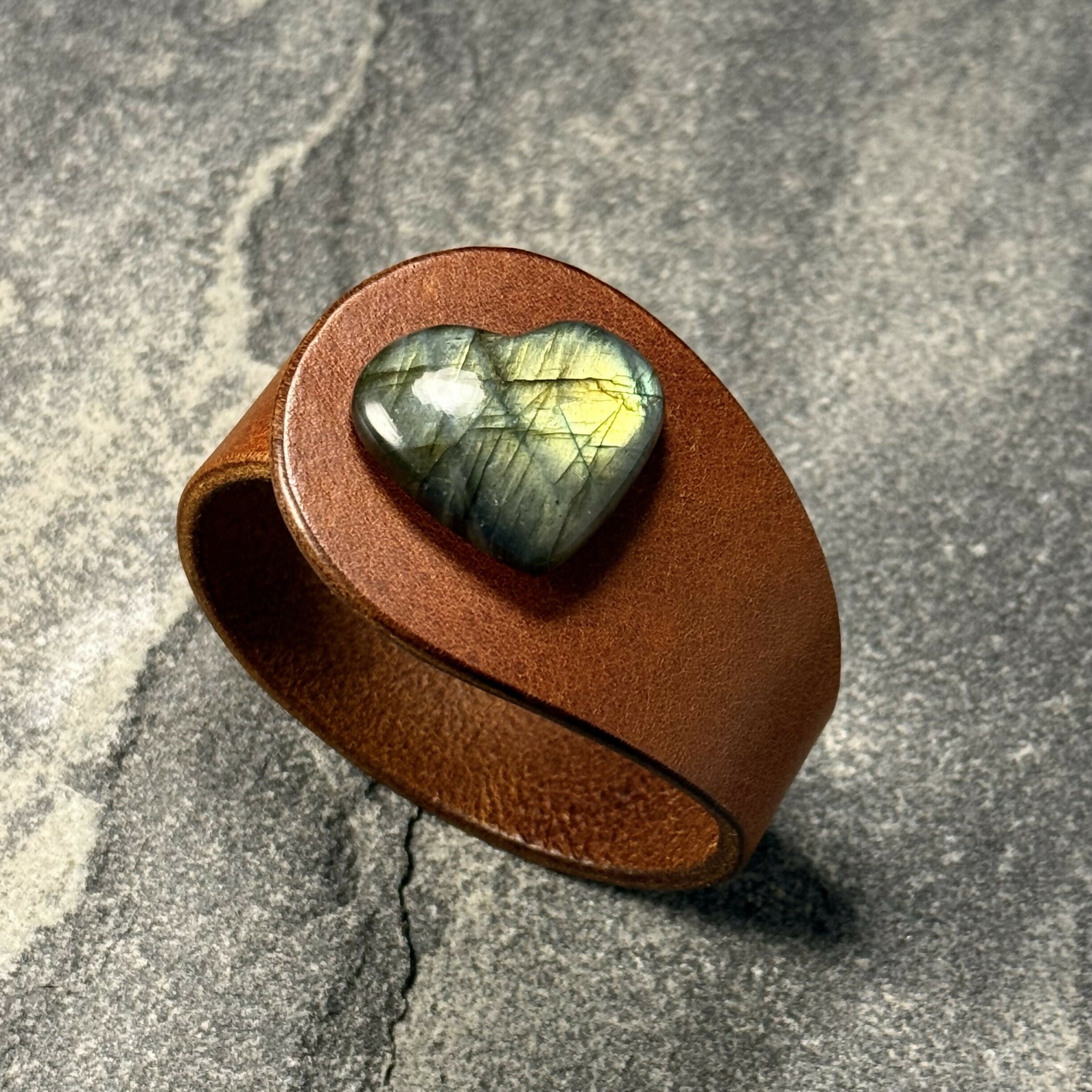 Handcrafted Natural Leather & Heart-shaped Labradorite Gemstone Bracelet - Size S or M