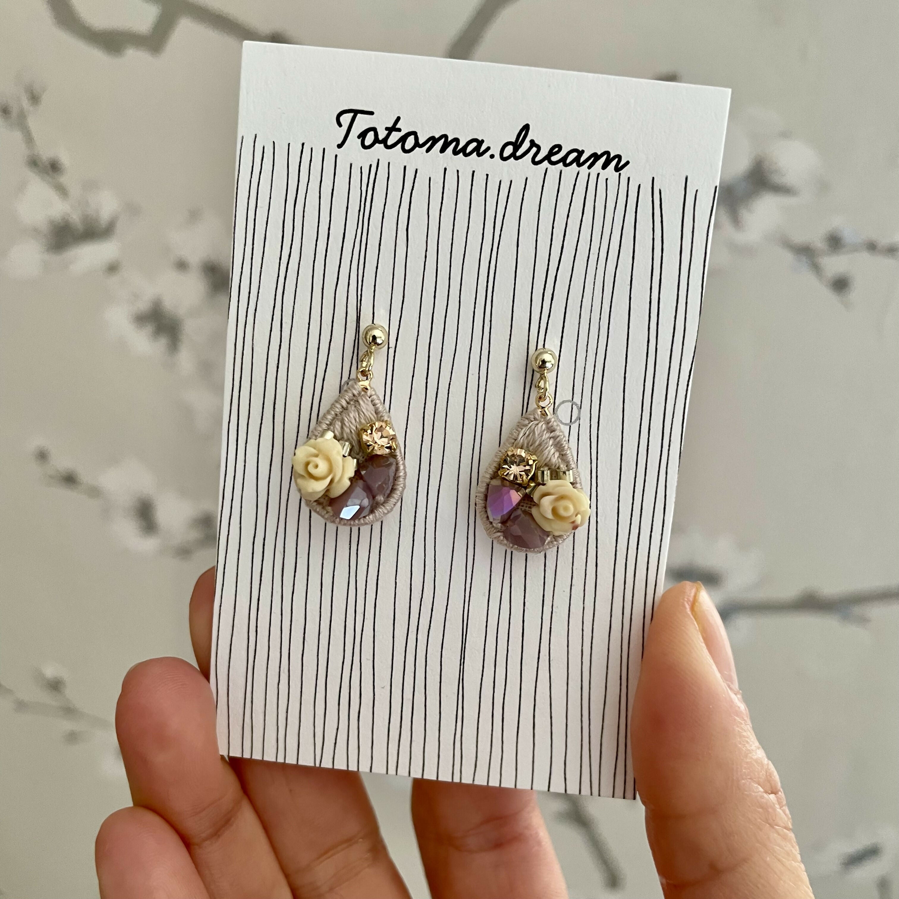 Pendant Crystal Embroidery Earrings (Waterdrop)