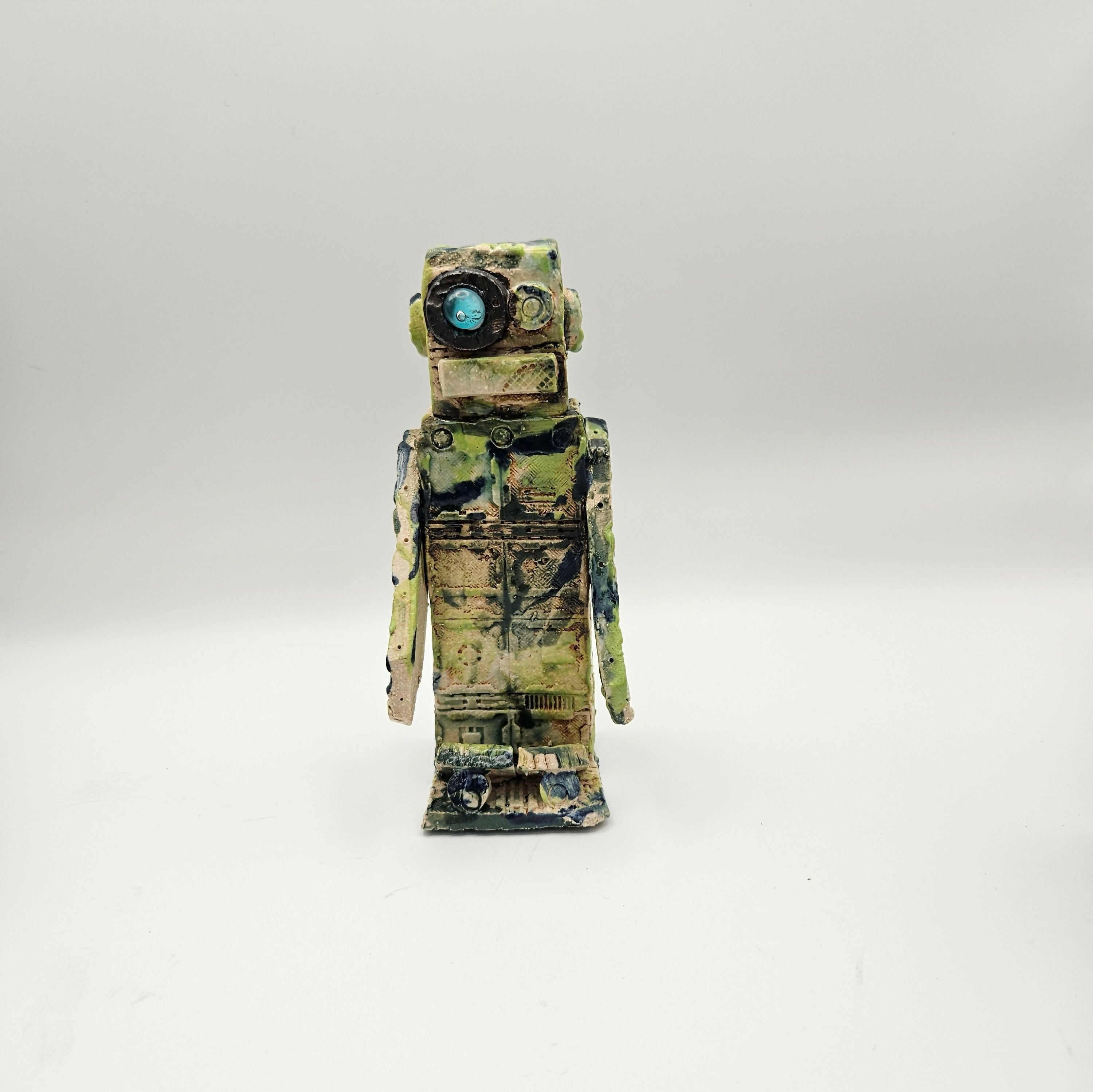 QUIRKY CERAMIC ROBOT SCULPTURE