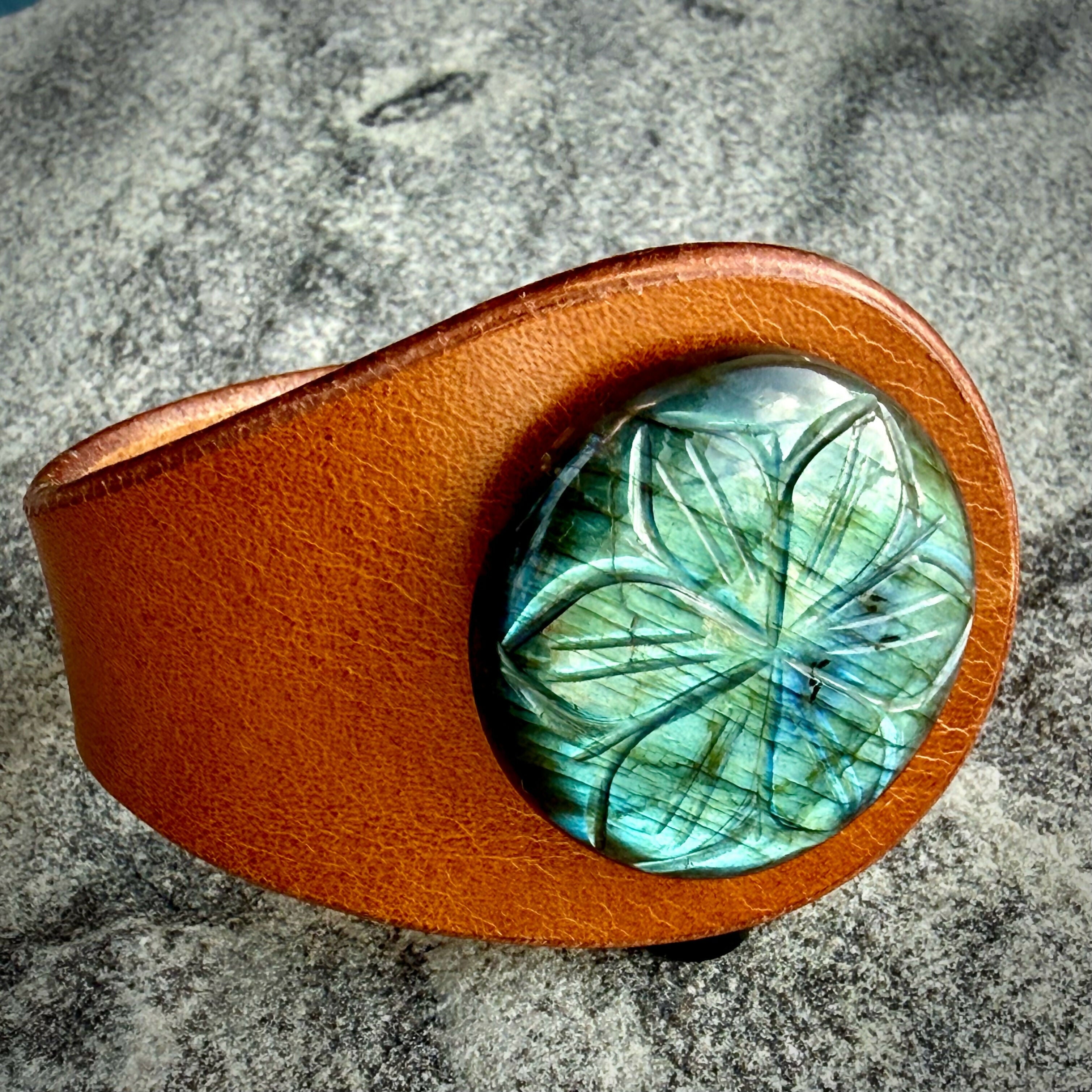 Handcrafted Natural Leather & Labradorite Gemstone Bracelet - Size S or M