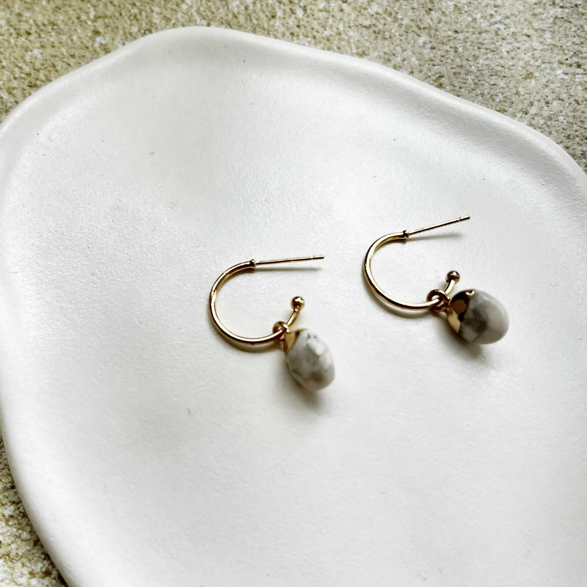 howlite earring