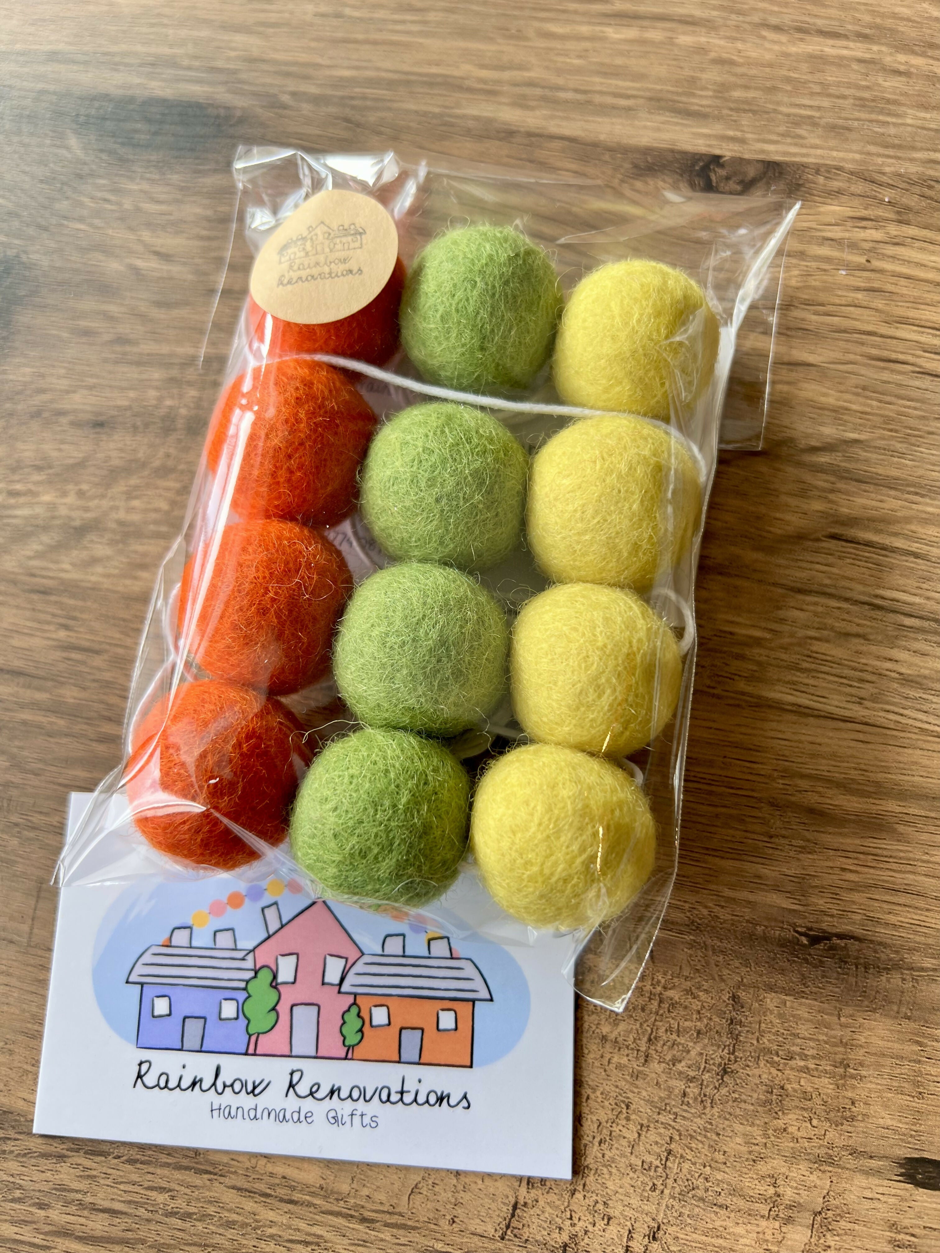 Feltball Garland (12 feltballs)