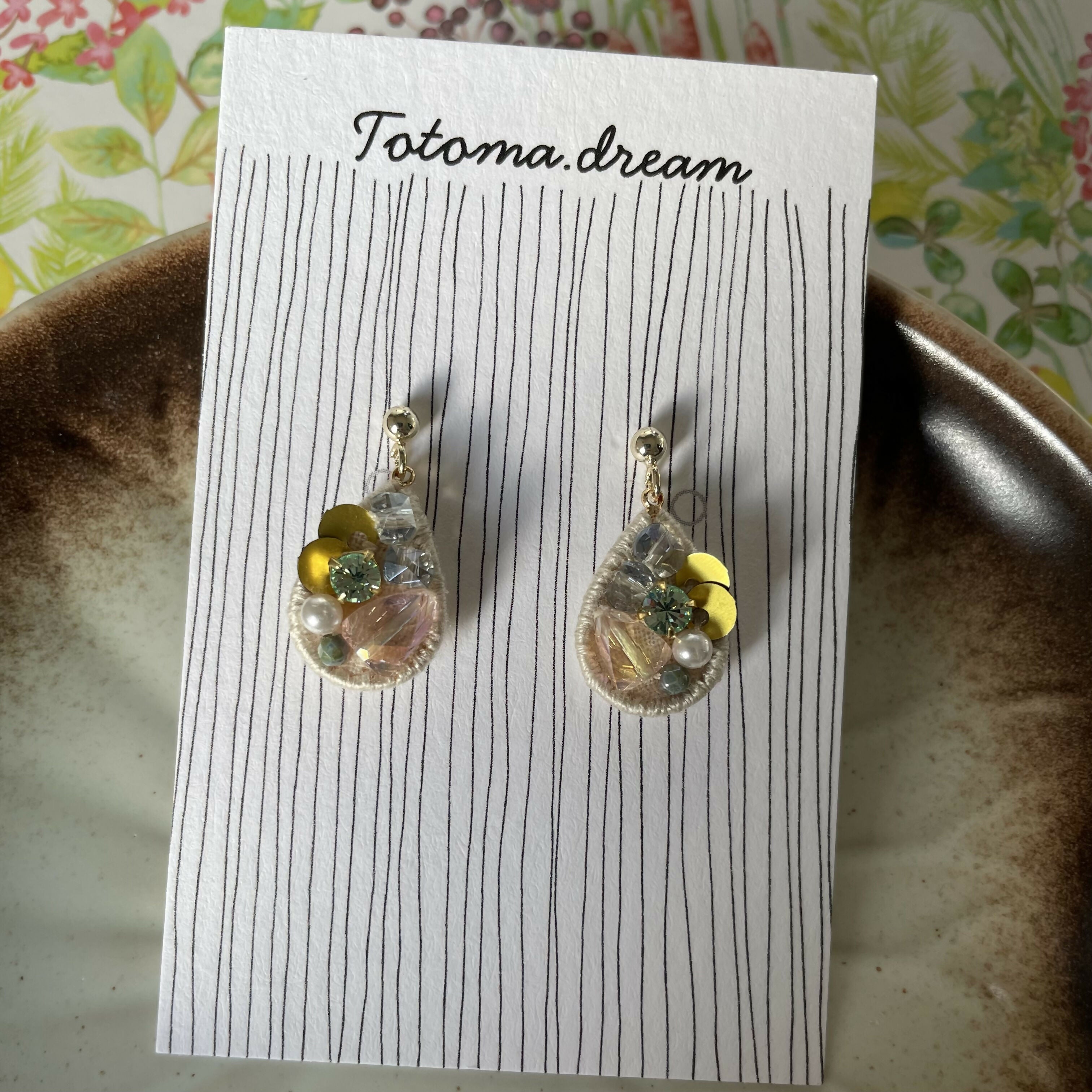Pendant Crystal Embroidery Earrings (Waterdrop)