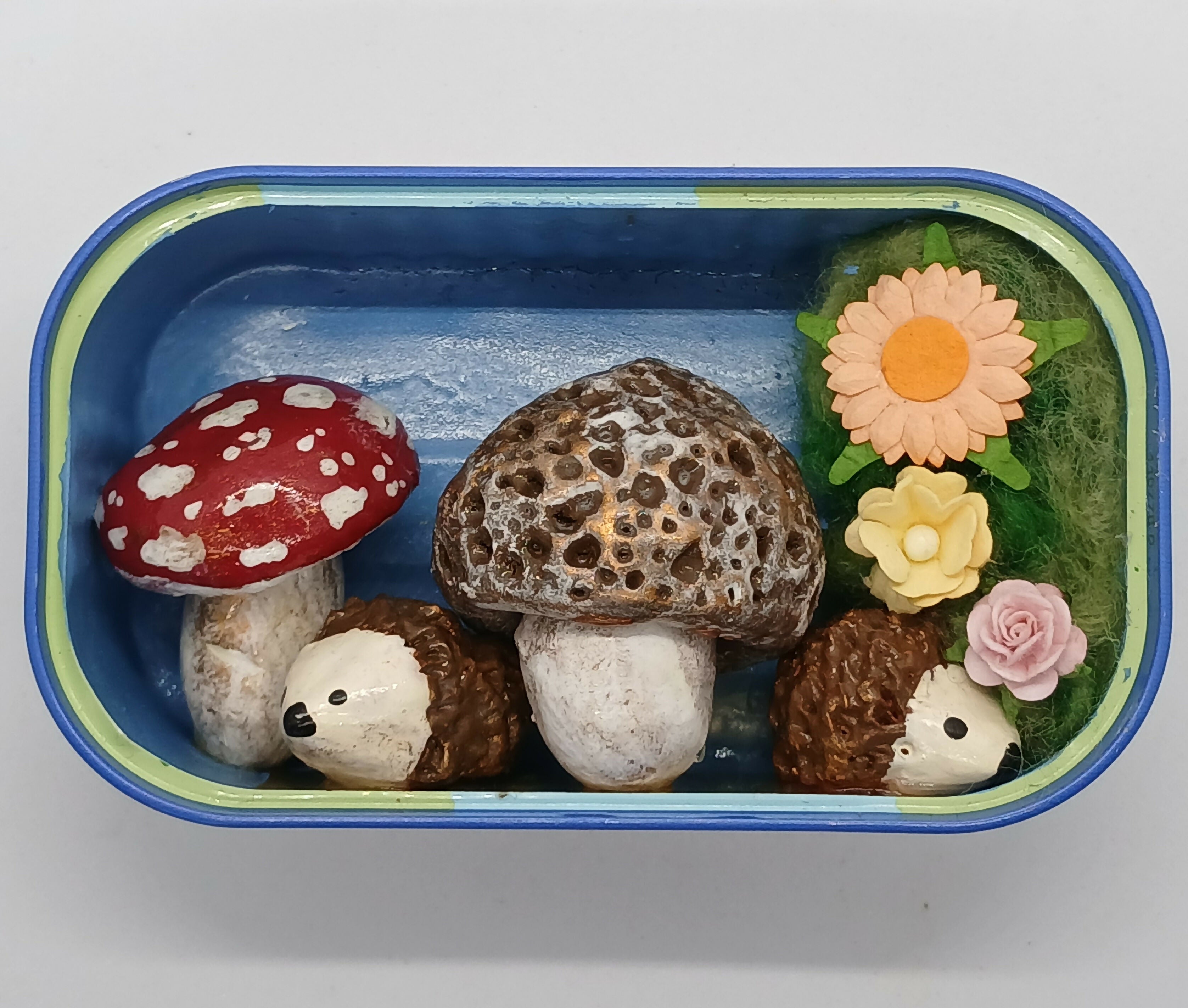 Toadstool and Hedgehog Desk Pet/Buddy Tin