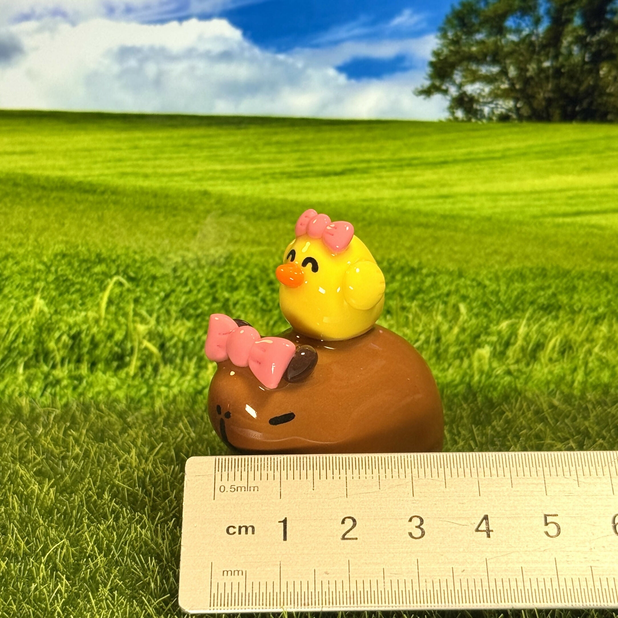 Capybara & Mini Chick Friend Figure