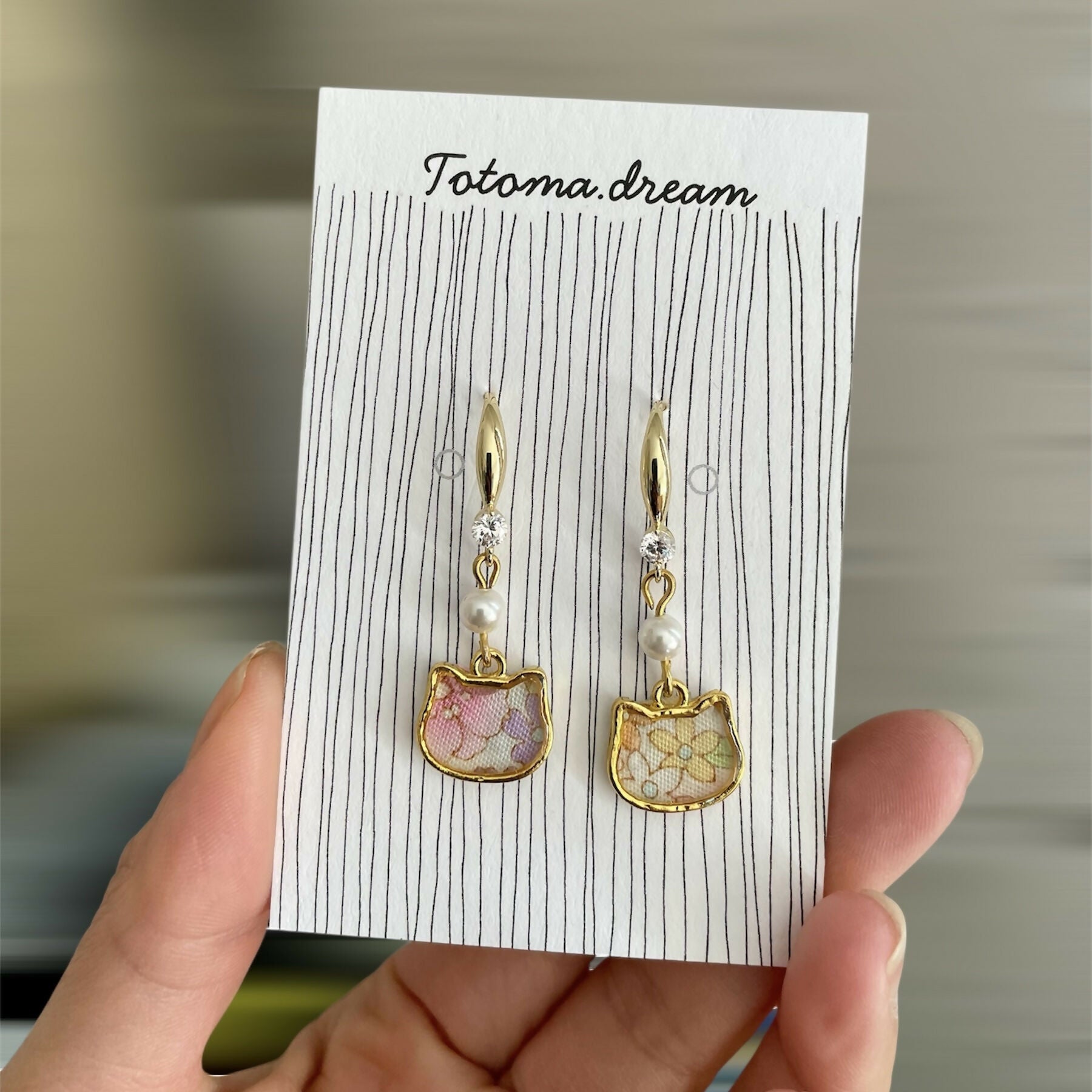Fabric Earrings (Pendent Cat)