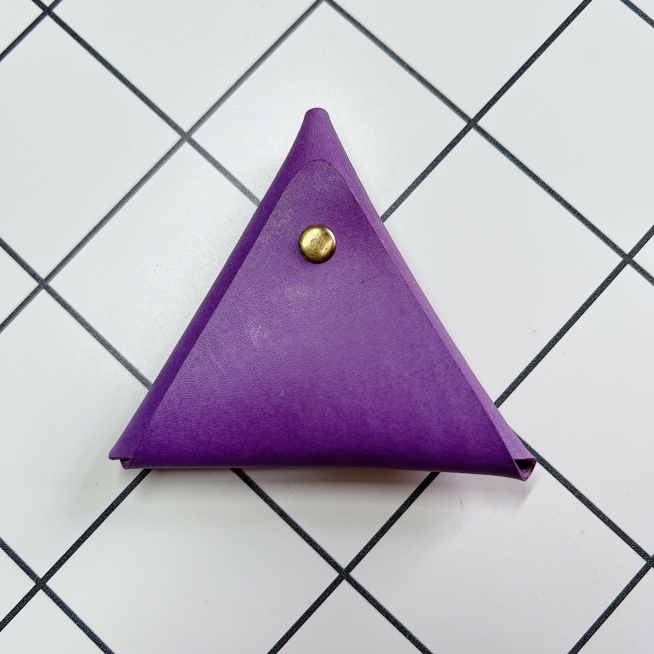 Fold Edge Triangle Leather Coin Case