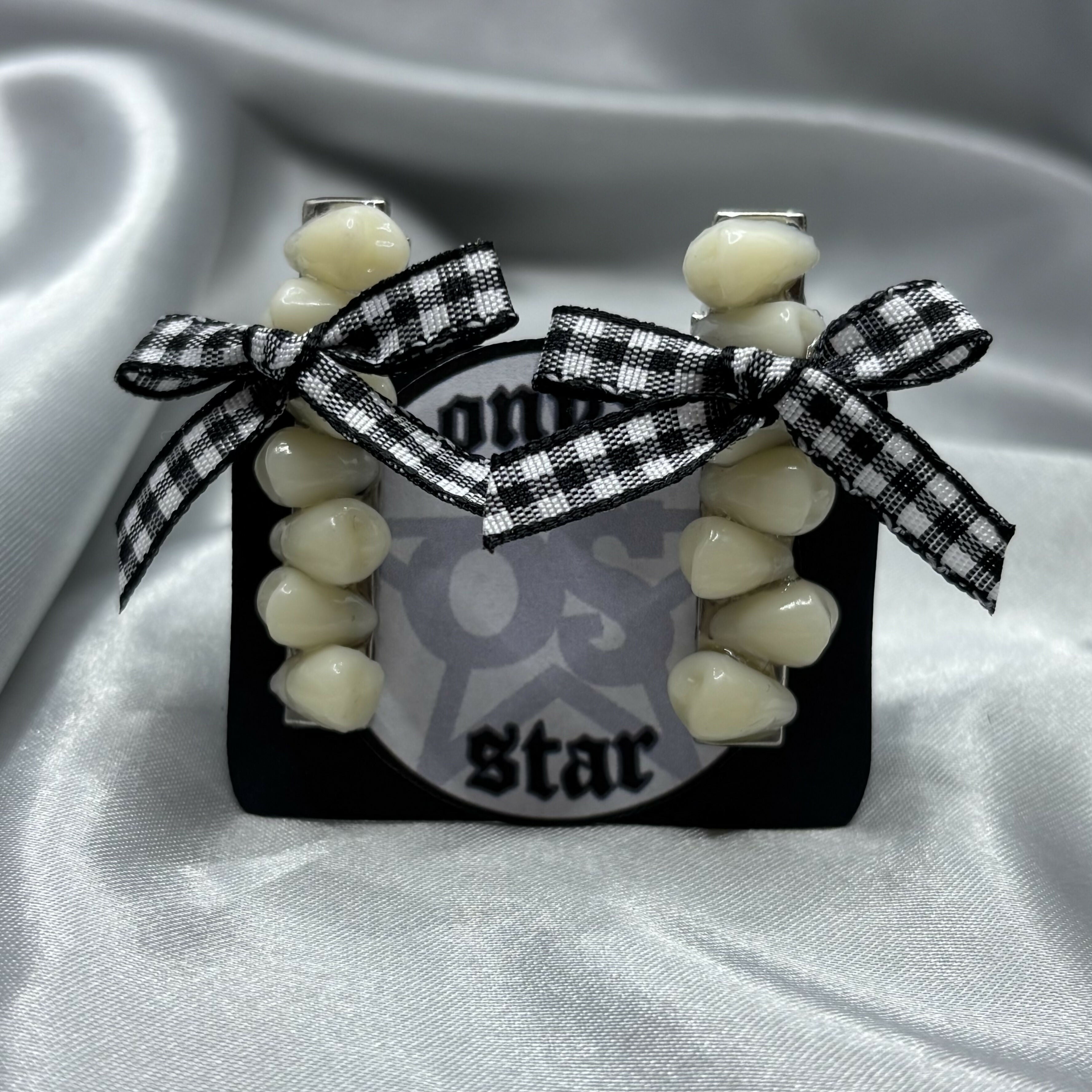 Incisor Tooth Black Bow Hairclips