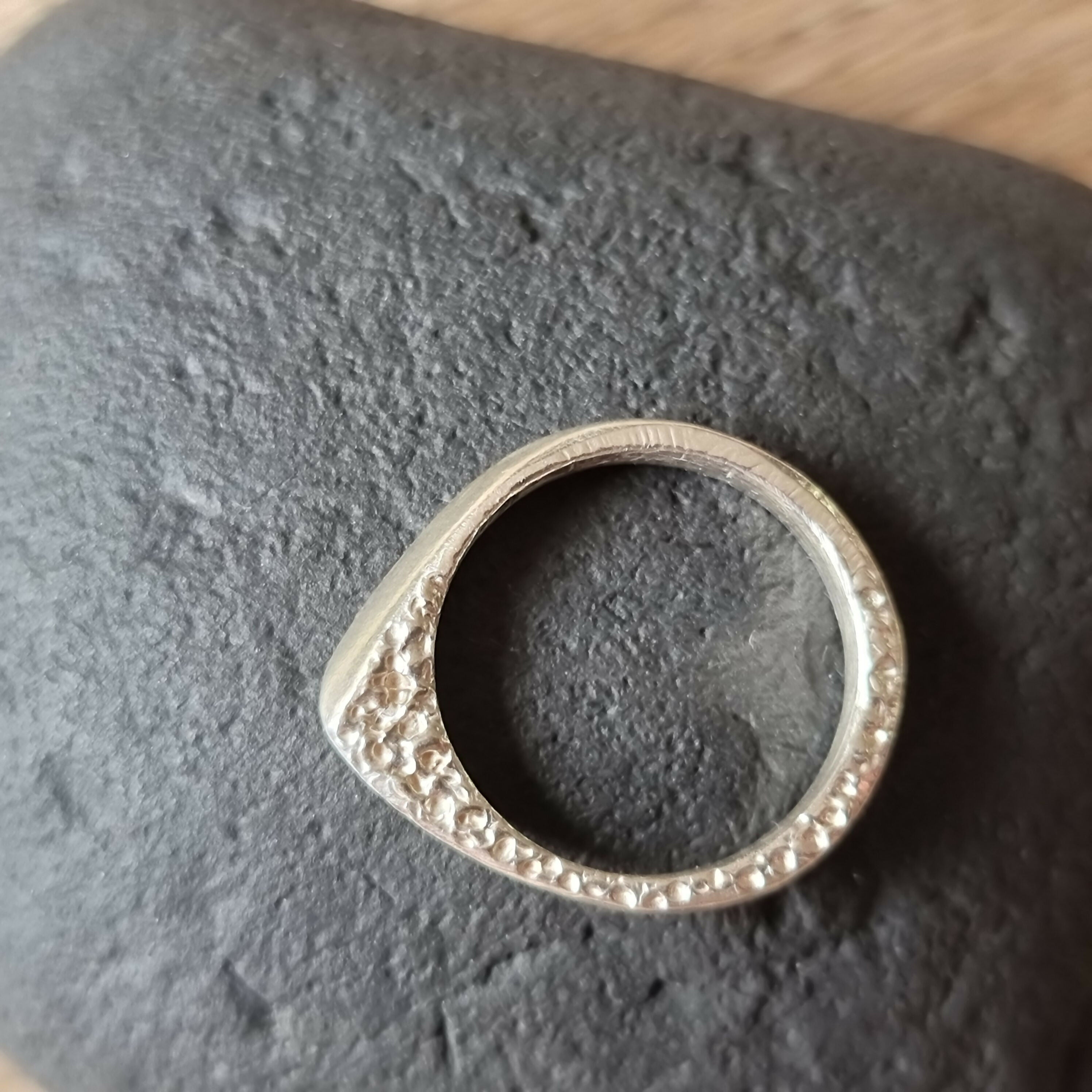 Pointed Sculpted Textured Ring Size O