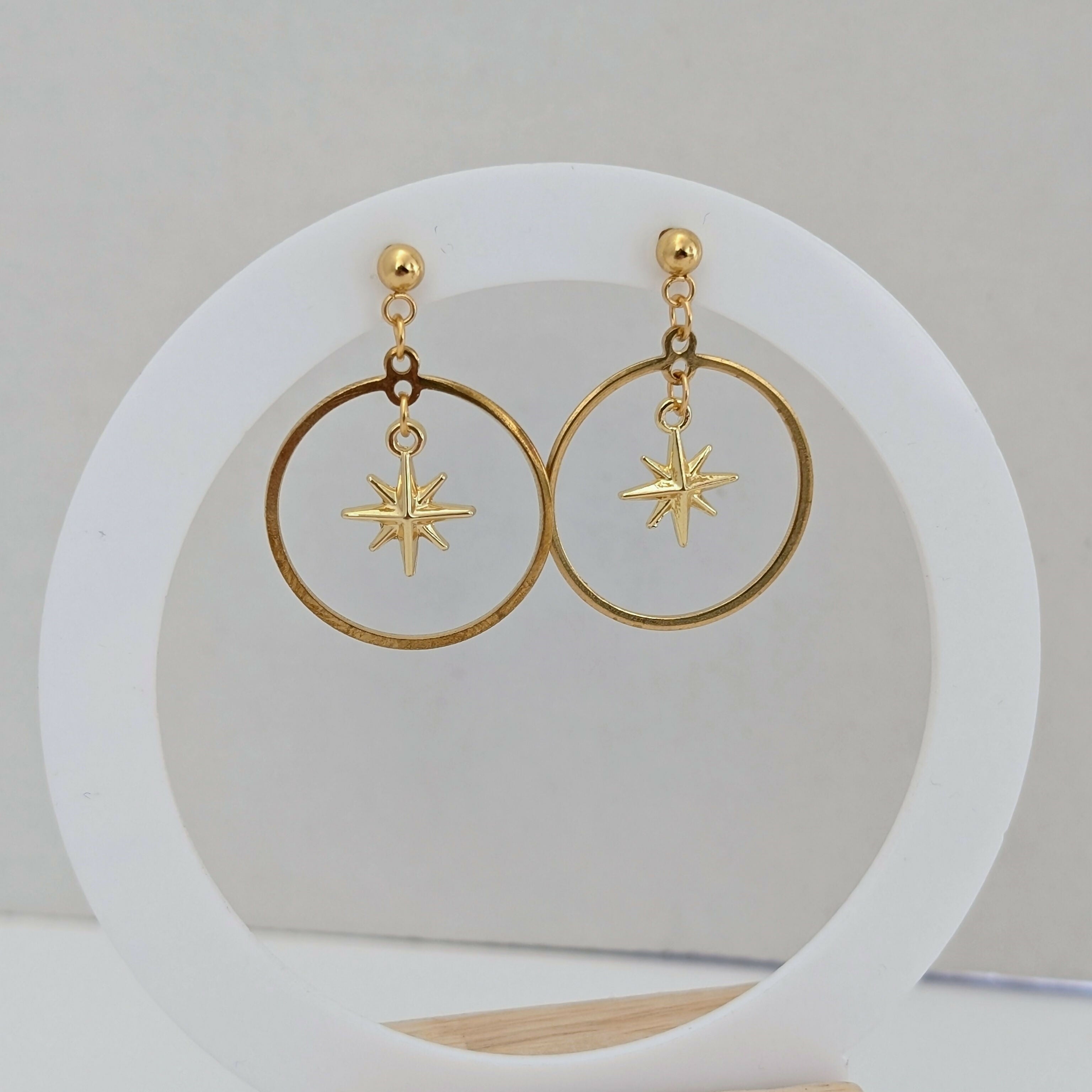 Chunky 3D Gold Star Circle Earrings on Gold Plated Stud