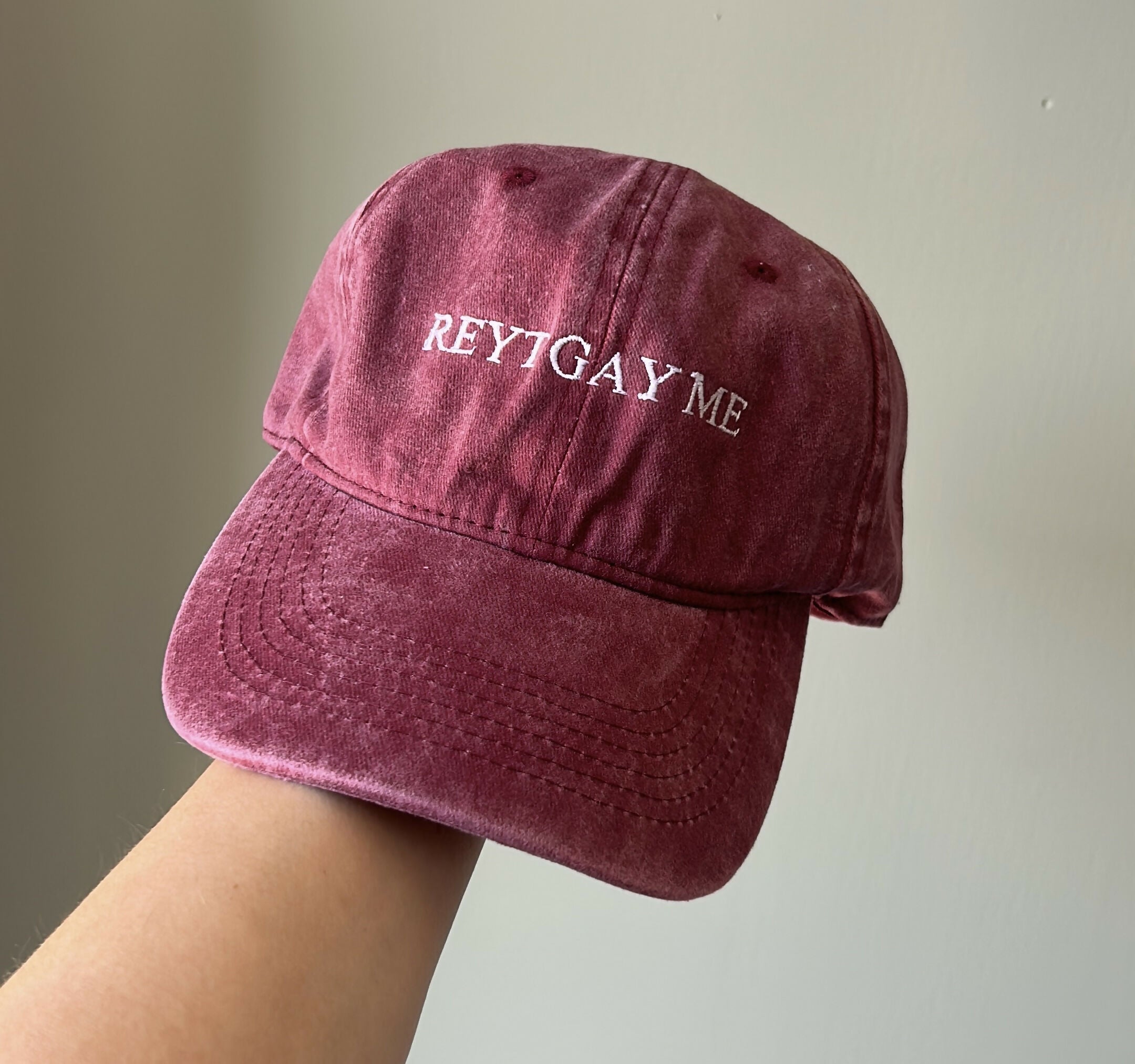 REYT GAY ME CAP