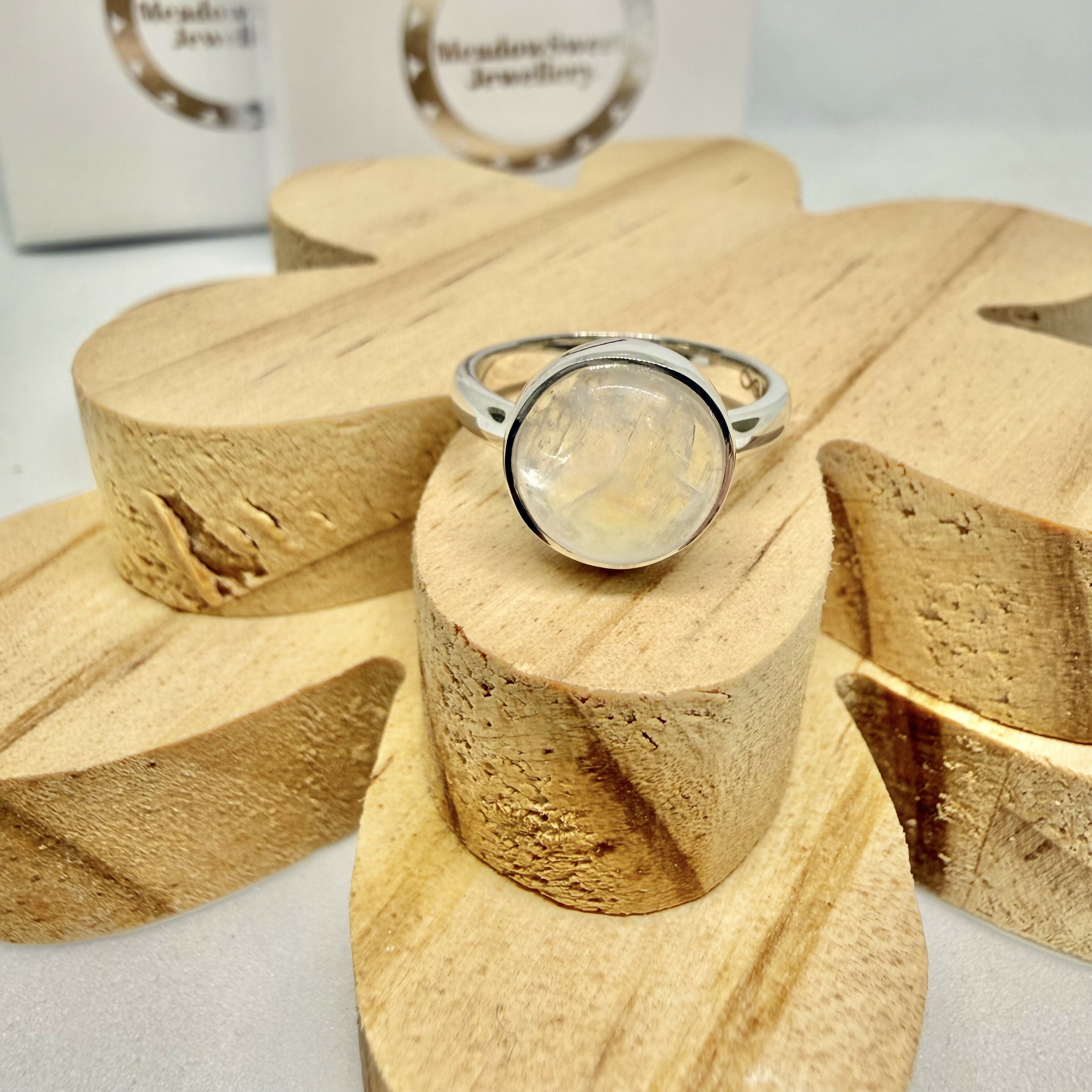 WHITE MOONSTONE ROUND RING SIZE L