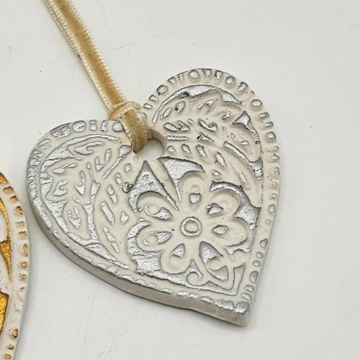 GORGEOUS PORCELAIN HEART DECOARTION