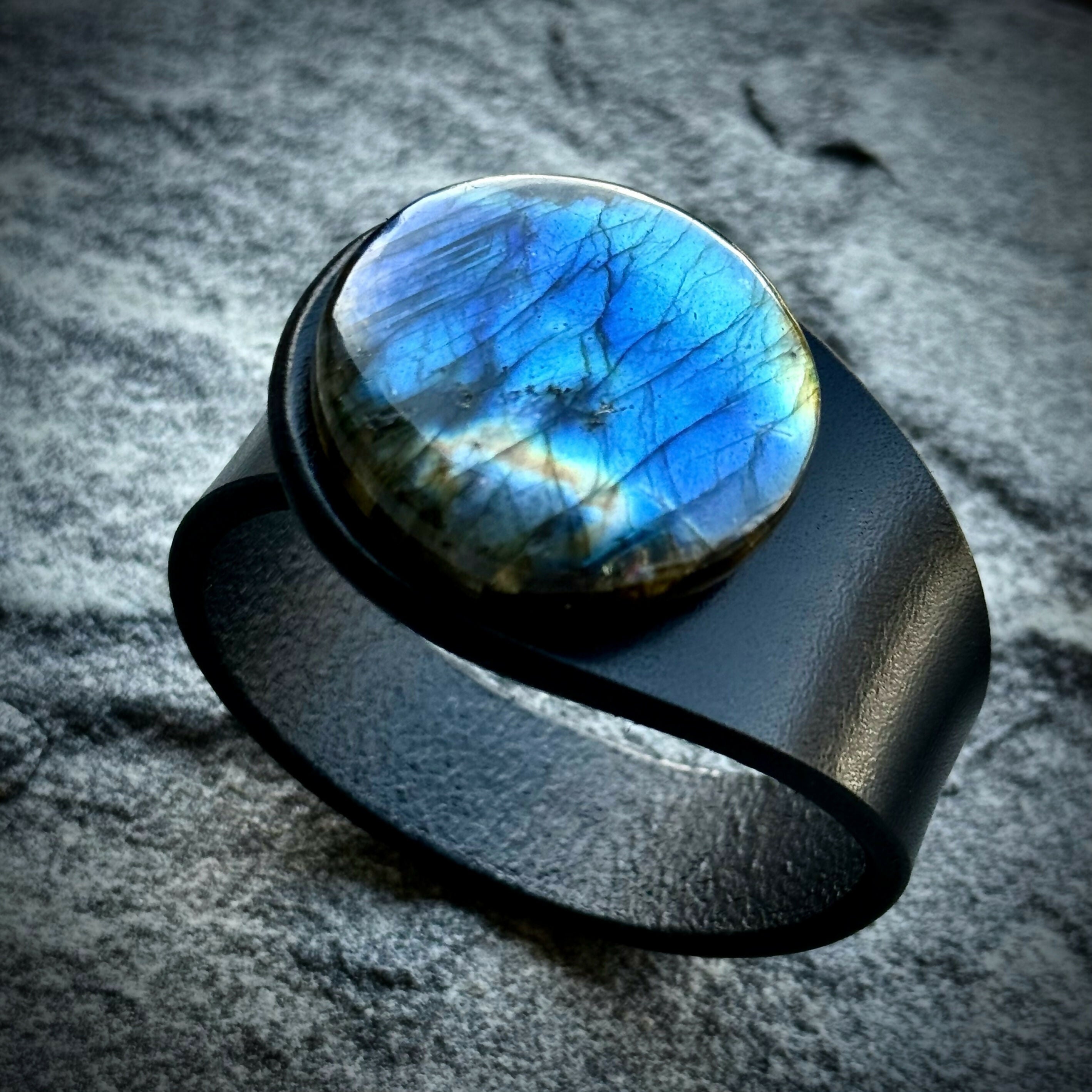 Handcrafted Natural Leather & Labradorite Gemstone Bracelet - Size S or M