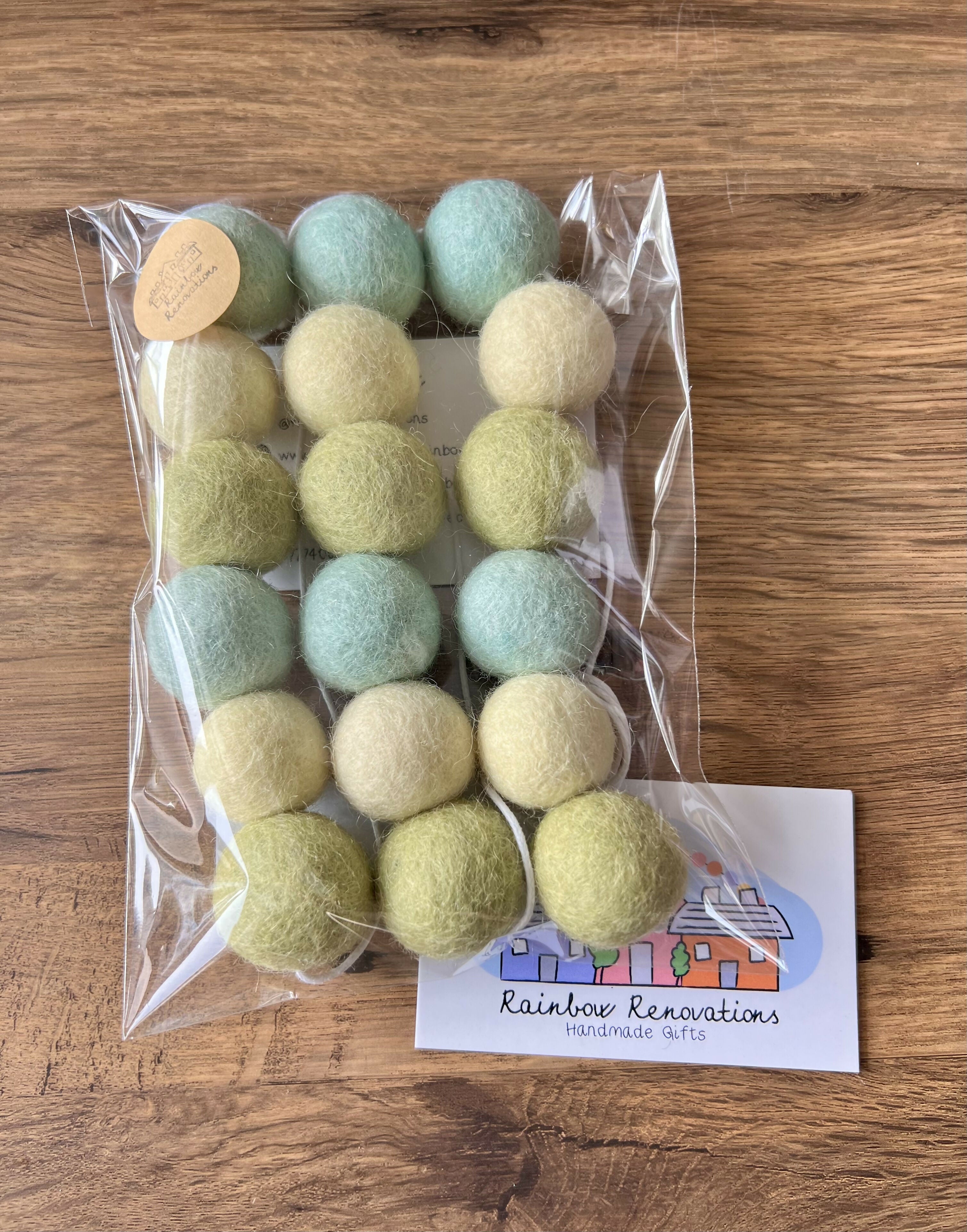 Feltball Garland (18 feltballs)