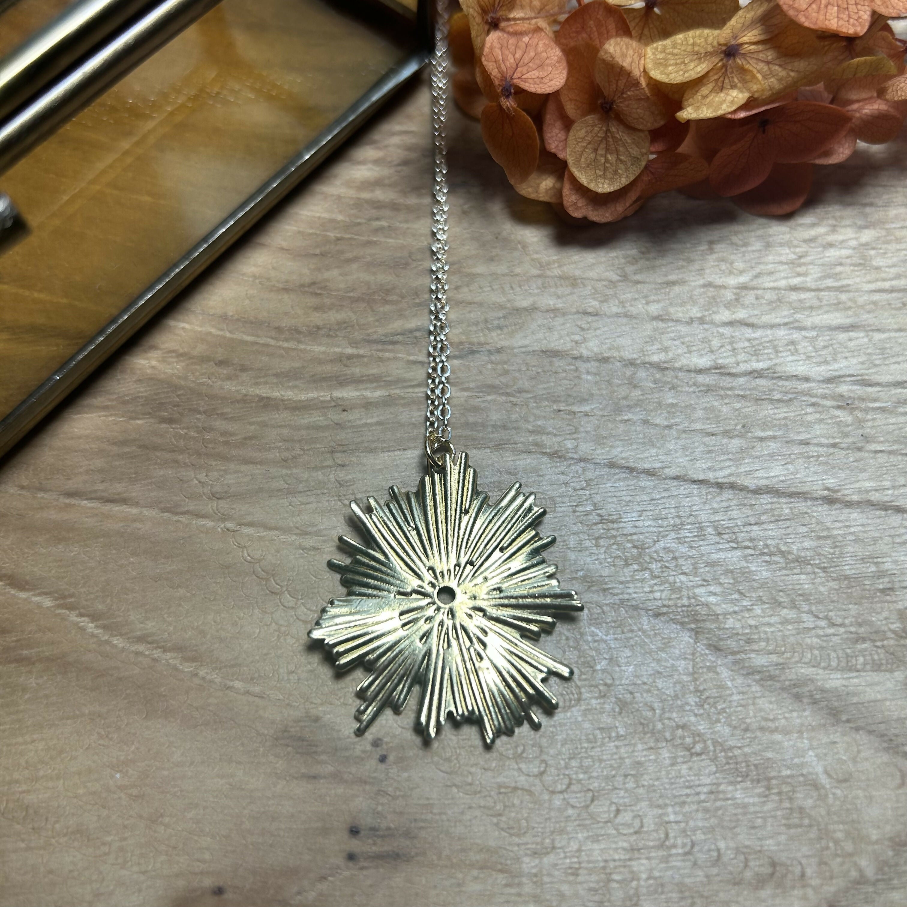 Lovely Gold Plated Sunburst Pendant Necklace