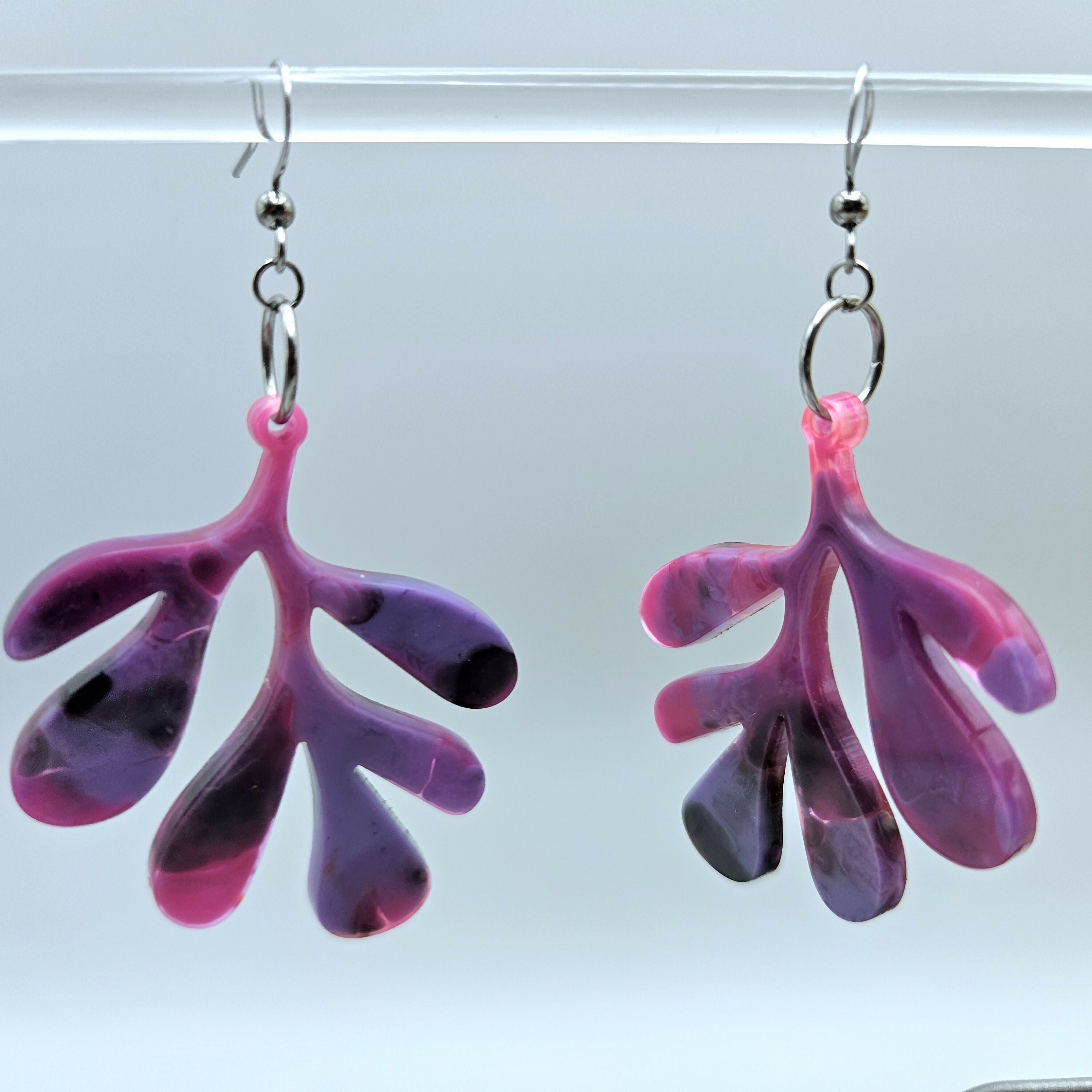 HANDMADE RESIN EARRINGS IN FUN, BOLD LEAF DESIGN.