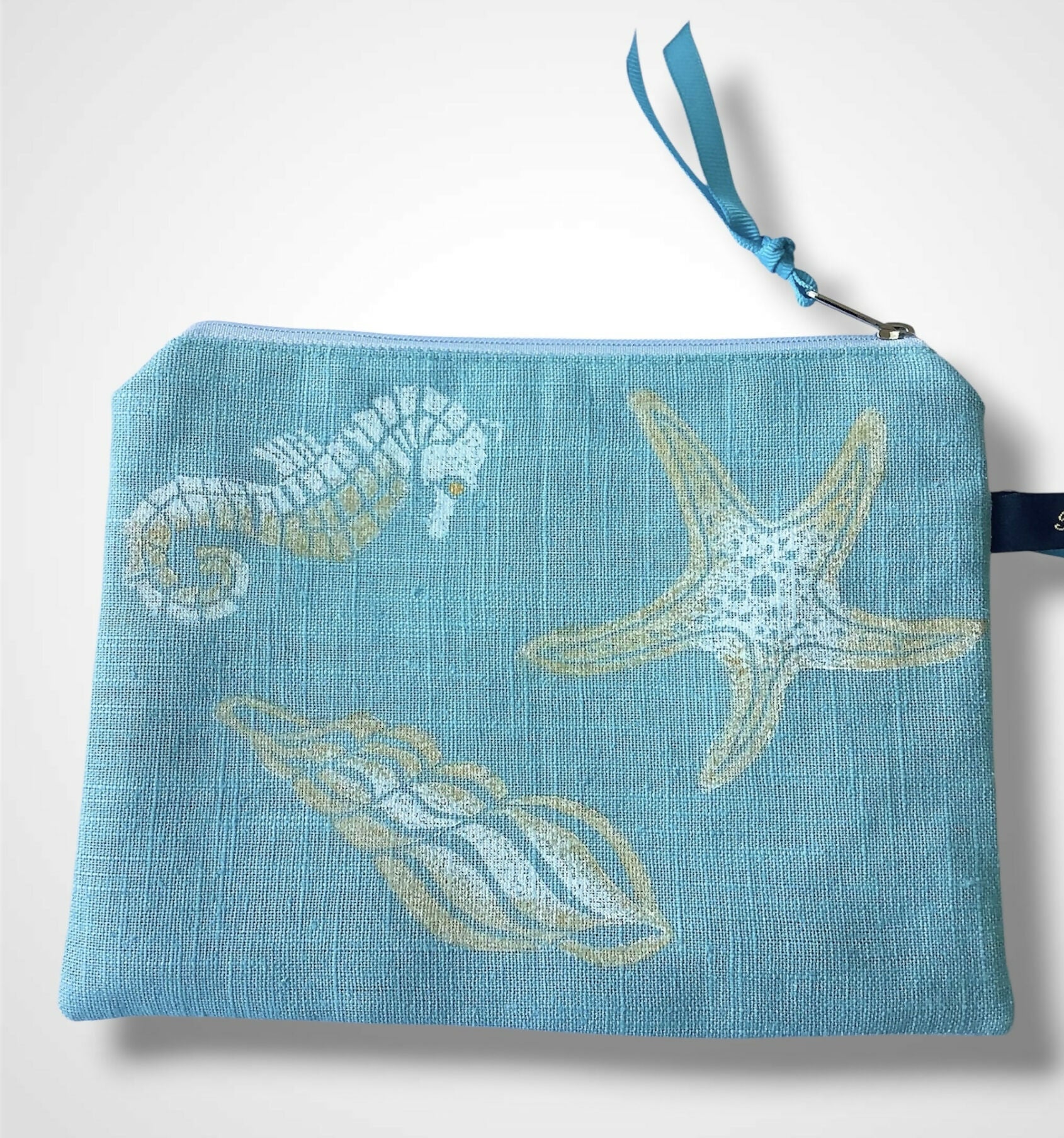 Sky Blue Sea Shells Linen Women’s Zip-Up Pouch