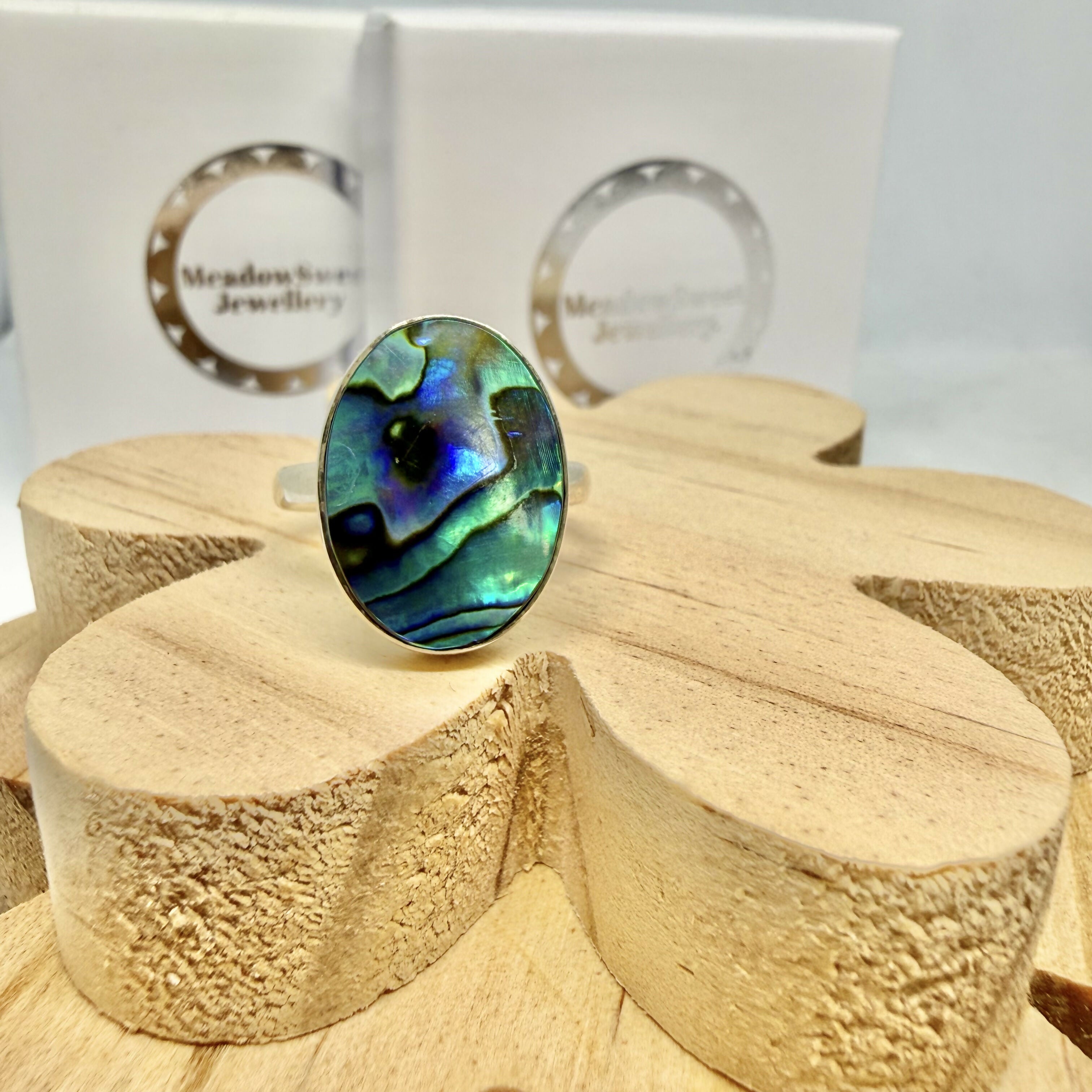 ABALONE OVAL RING SIZE O