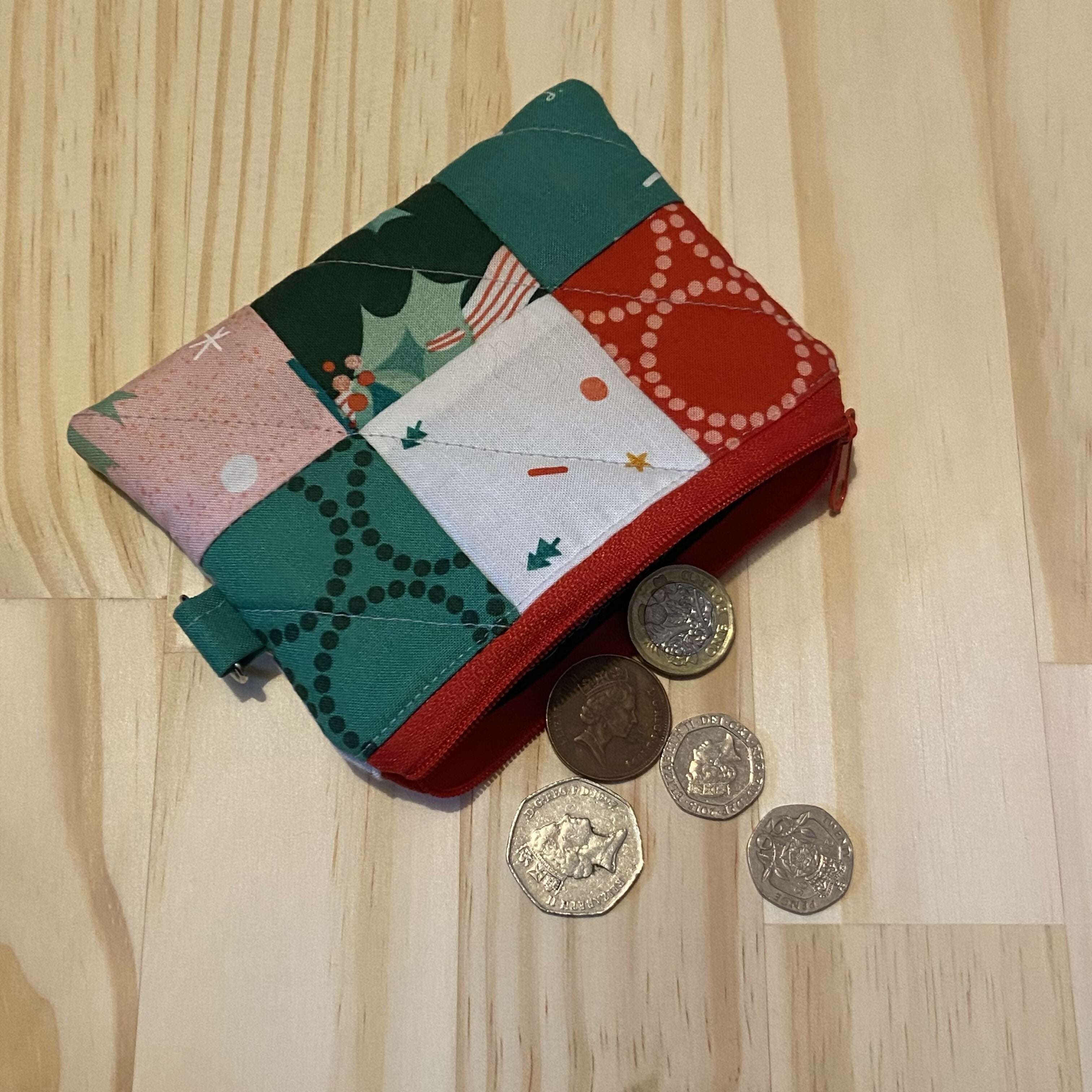 Small Patchwork Quilted Christmas Zipper Pouch