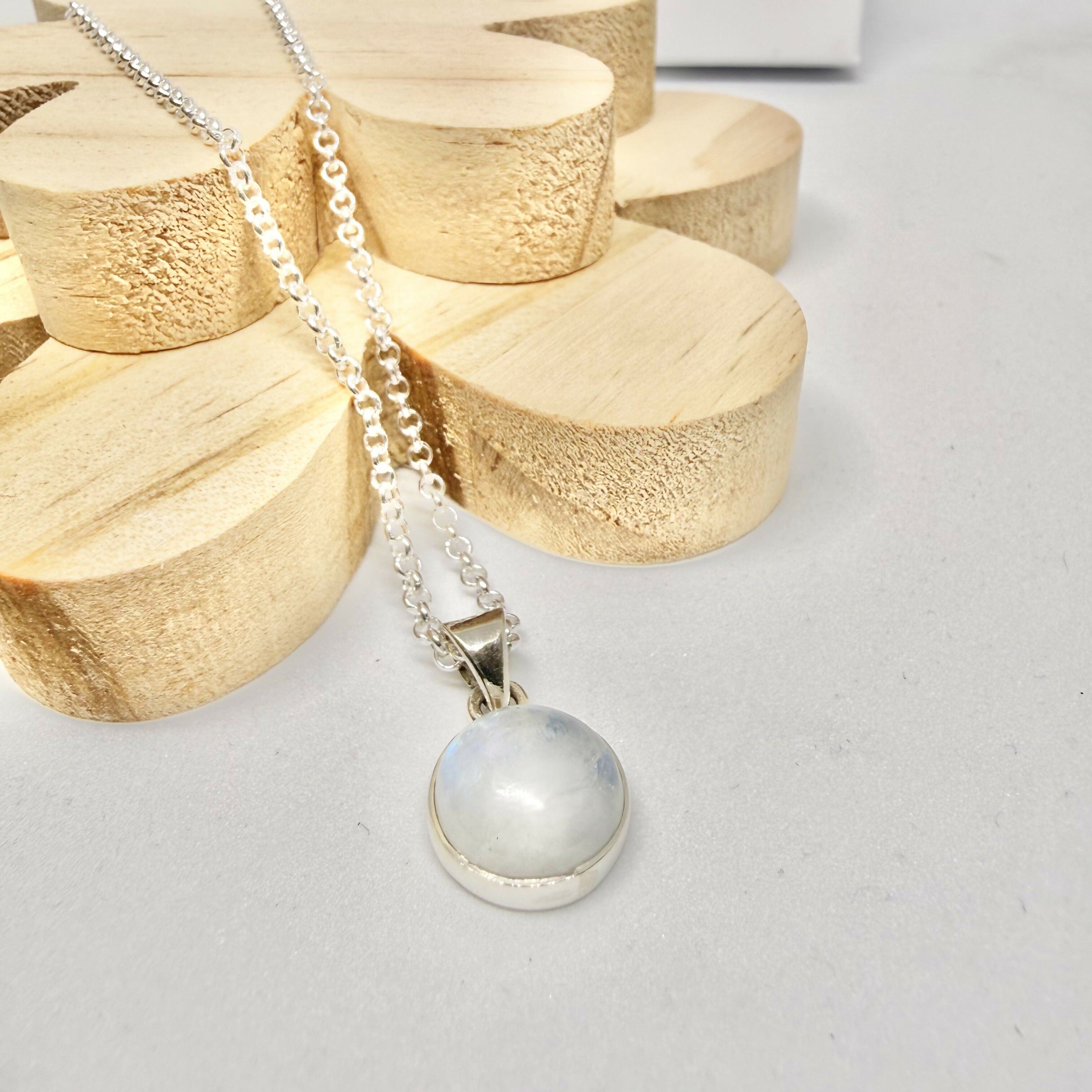 BLUE MOONSTONE ROUND NECKLACE