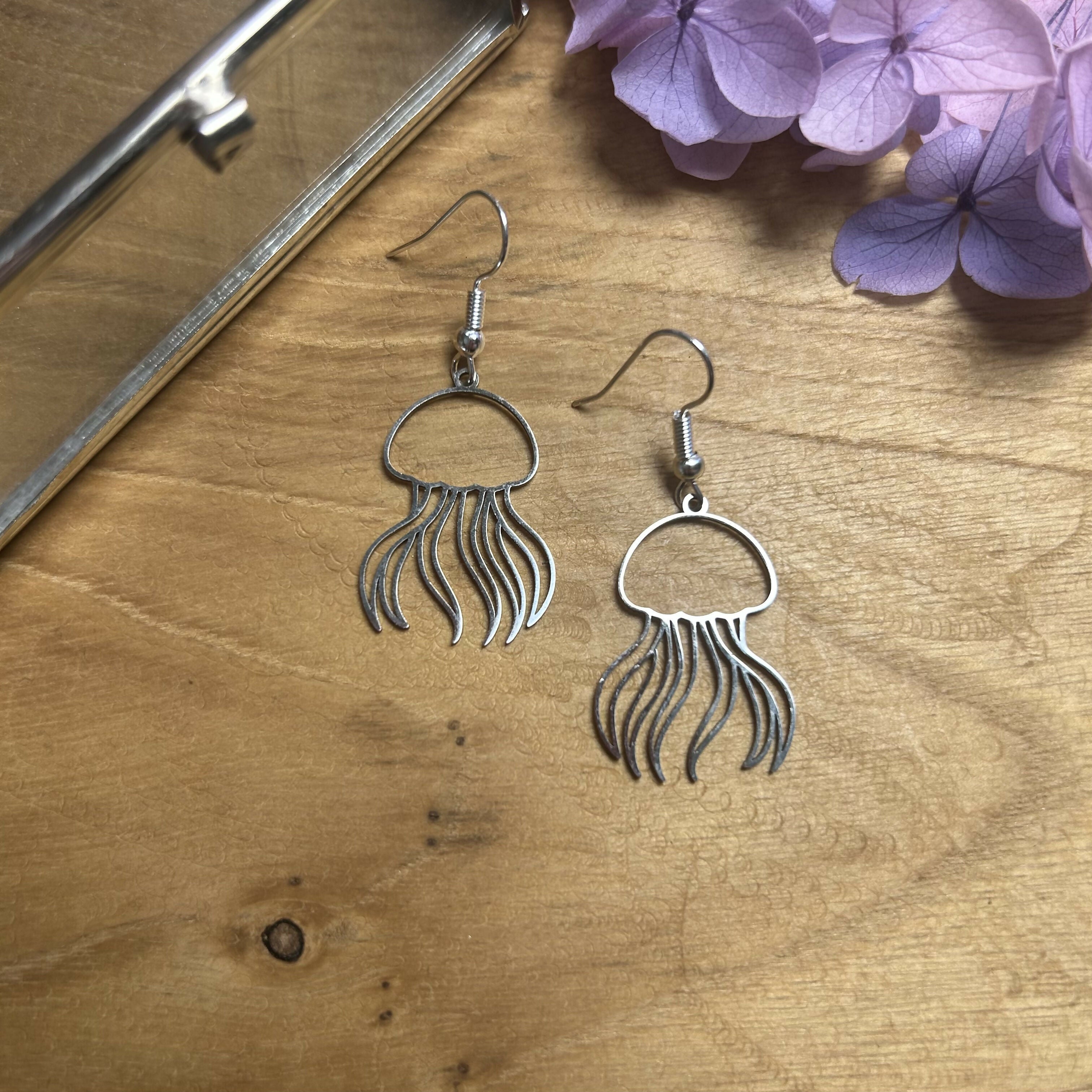 Lovely Jellyfish Cutout Earrings