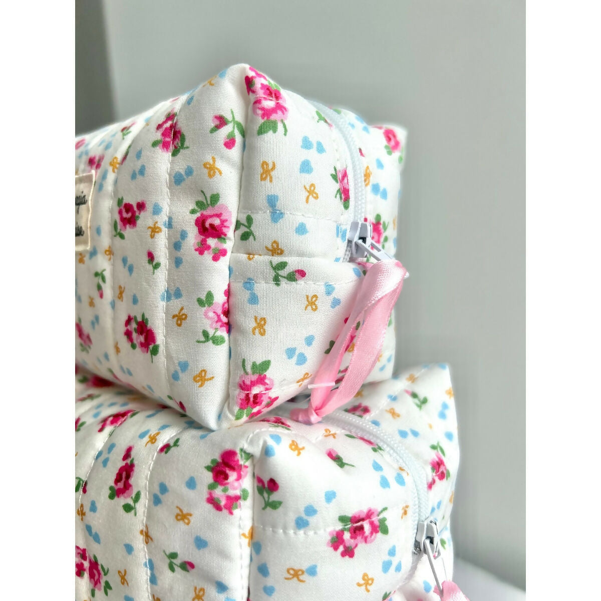 Cream Posy Floral Flower Quilted Waterproof Makeup/Toiletry Bag