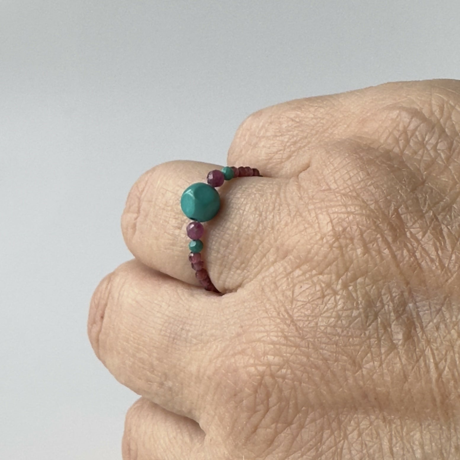 HEALING CRYSTAL STRETCH RING TO HELP WITH COURAGE