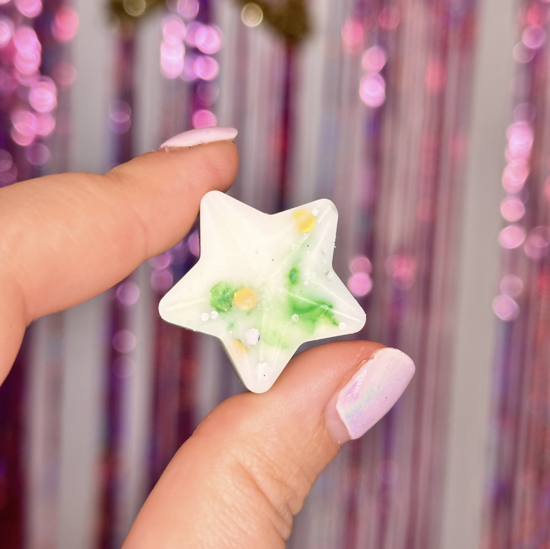 Mistletoe Kisses - Green Leaf & Cedar Fragranced Star Wax Melts