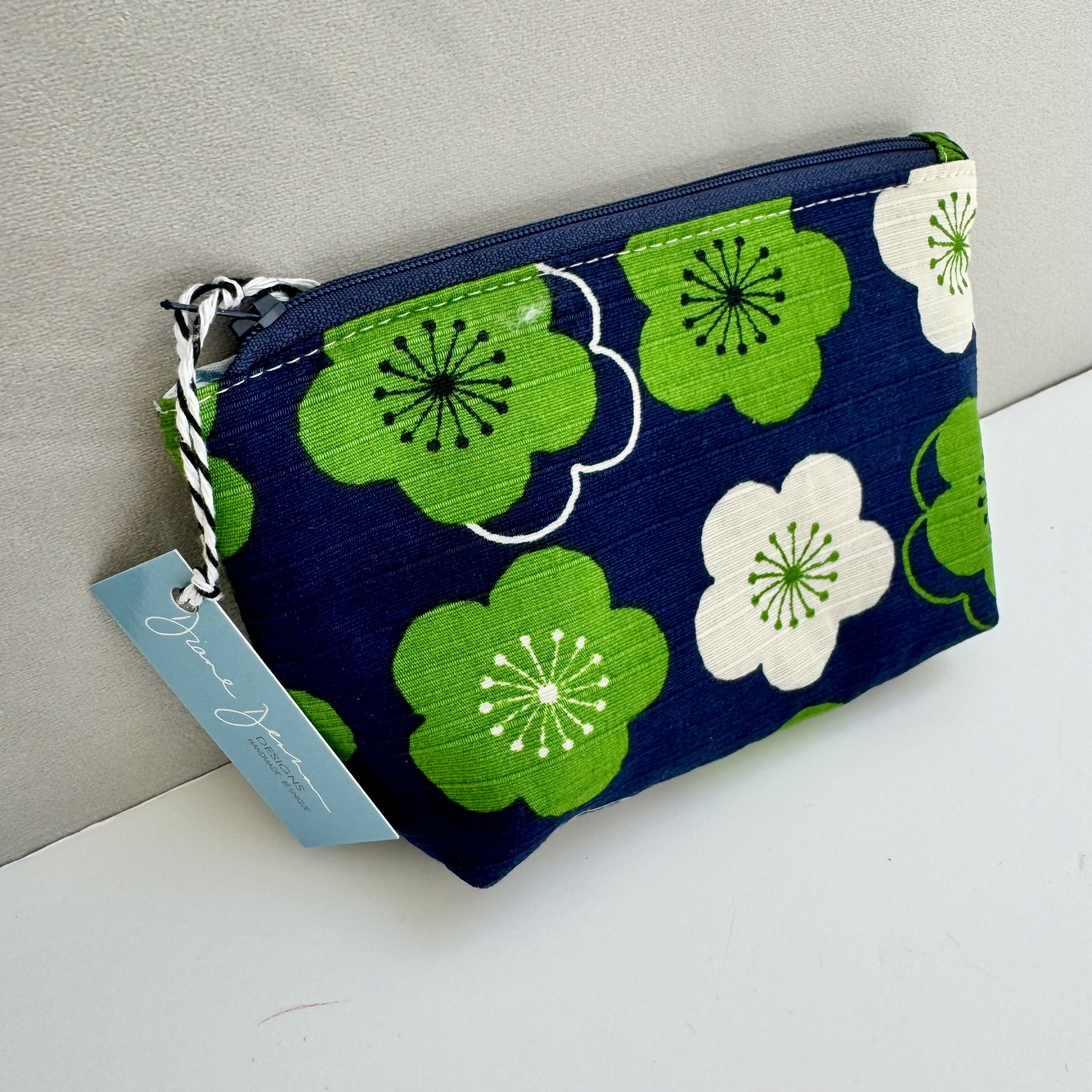 Small Make Up Bag - Green Retro Flower