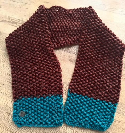 MID LENGTH AUTUMN VIBE CHUNKY 2-COLOUR SCARF - RAINFOREST & MAHOGANY