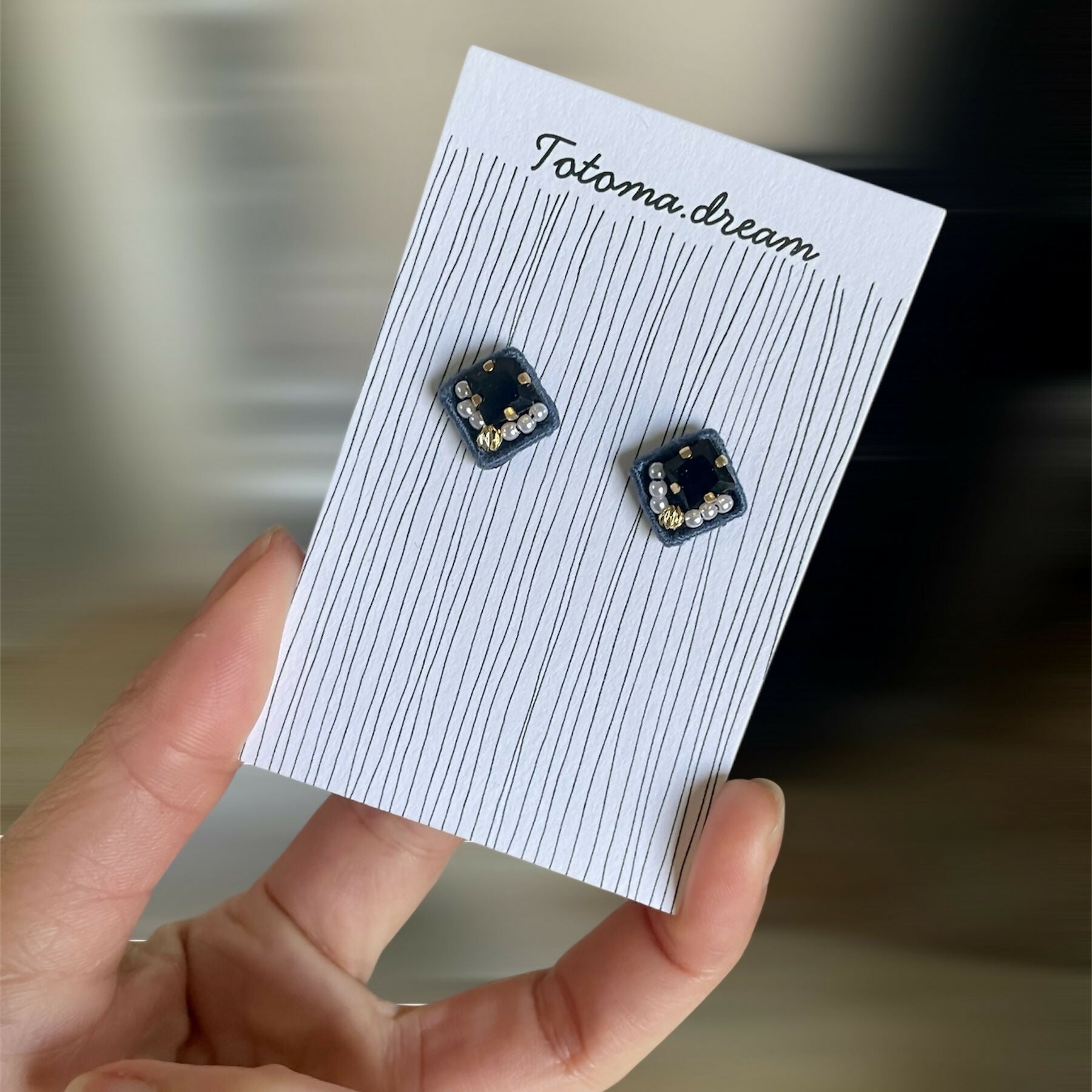 Crystal Embroidery Earrings (Square)