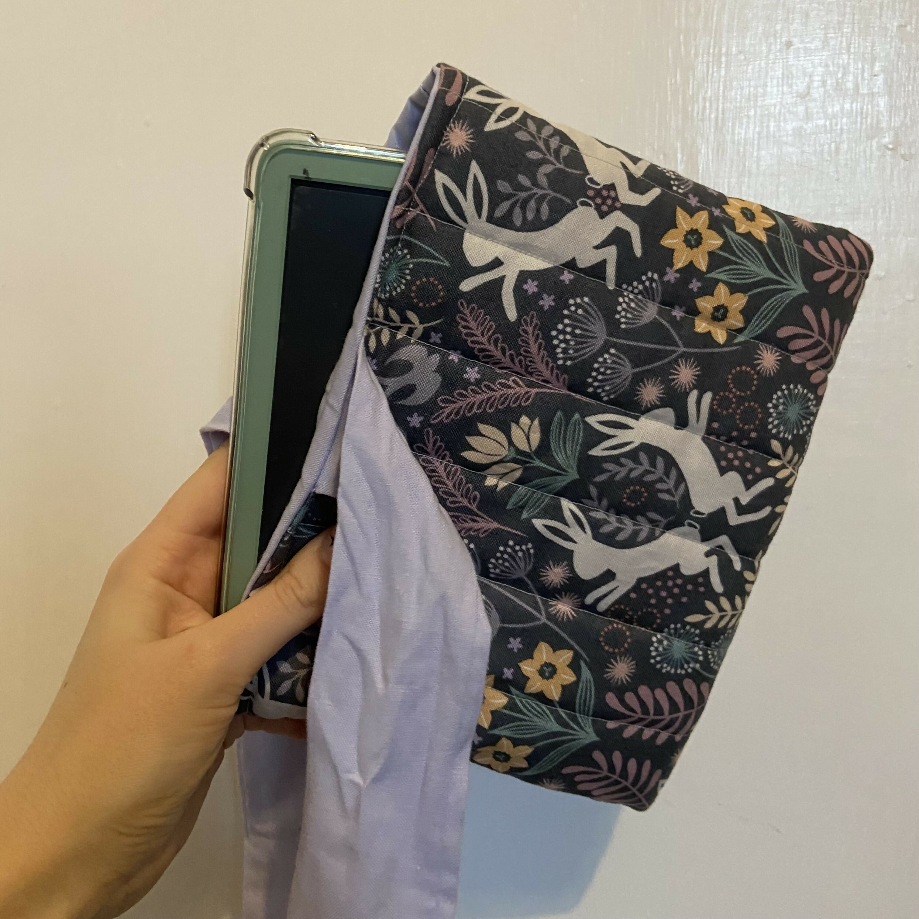 Floral Hare Print Kindle Pouch