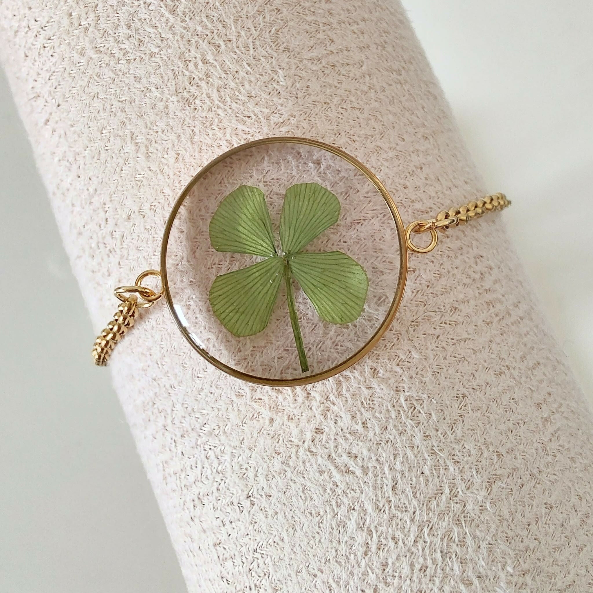 Pressed Four Leaf Clover Bracelet Gold Plated Stainless Steel