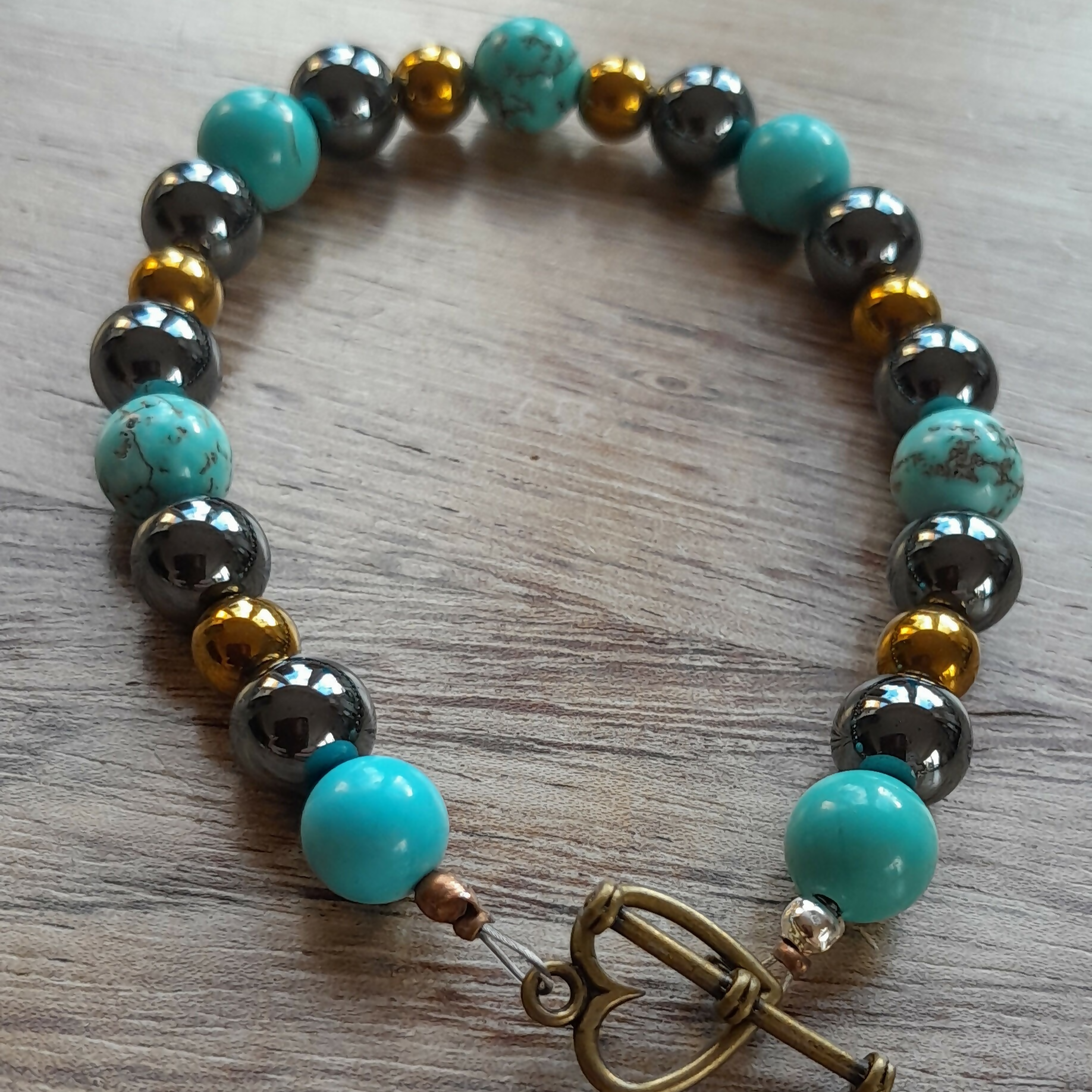 Bronze Toggle Catch Bracelet with Turquoise, Grey Hematite and Bronze Hematite.
