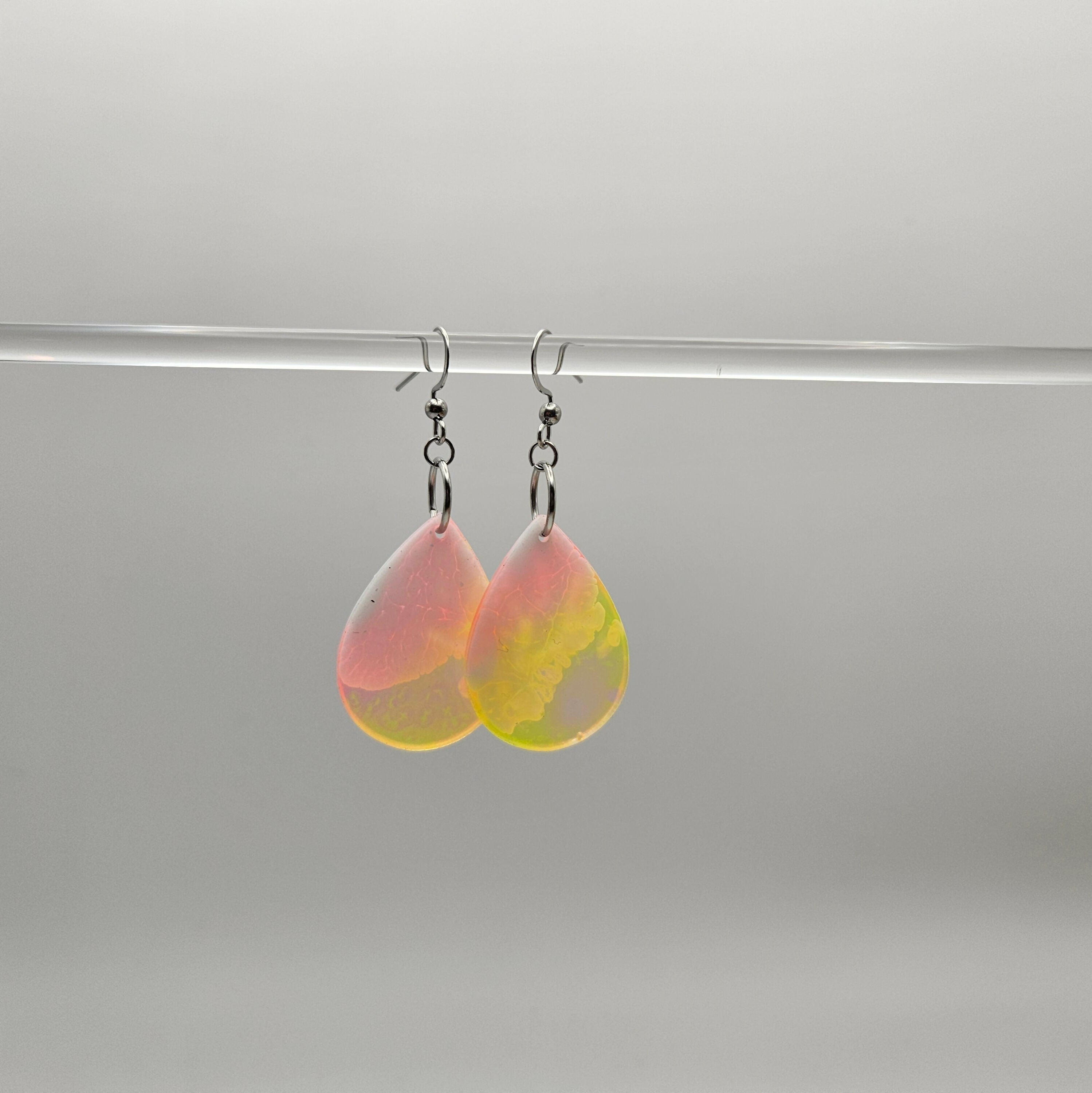 STYLISH TEAR DROP RESIN EARRINGS