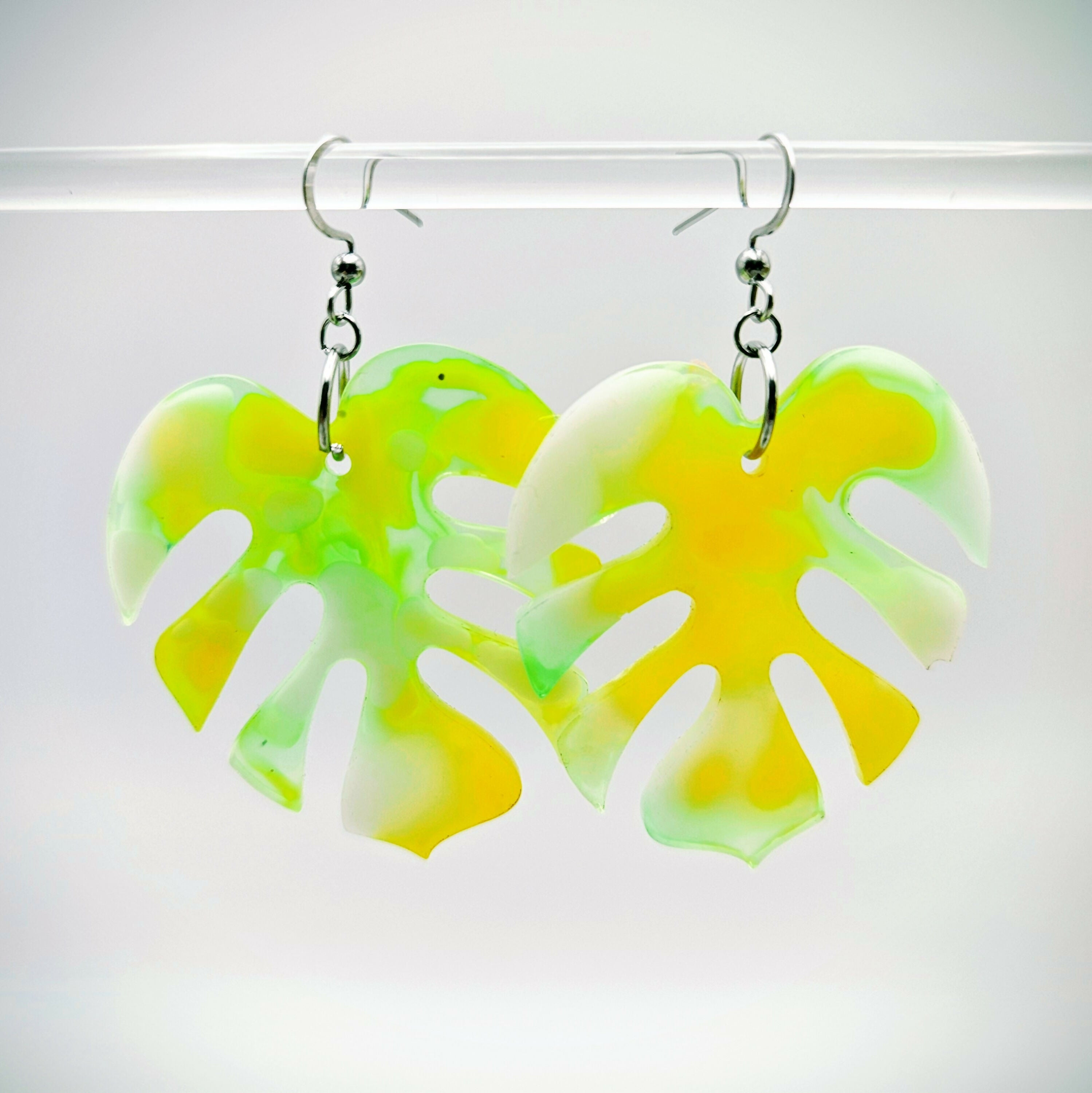FUN MONSTERA LEAF EARRINGS