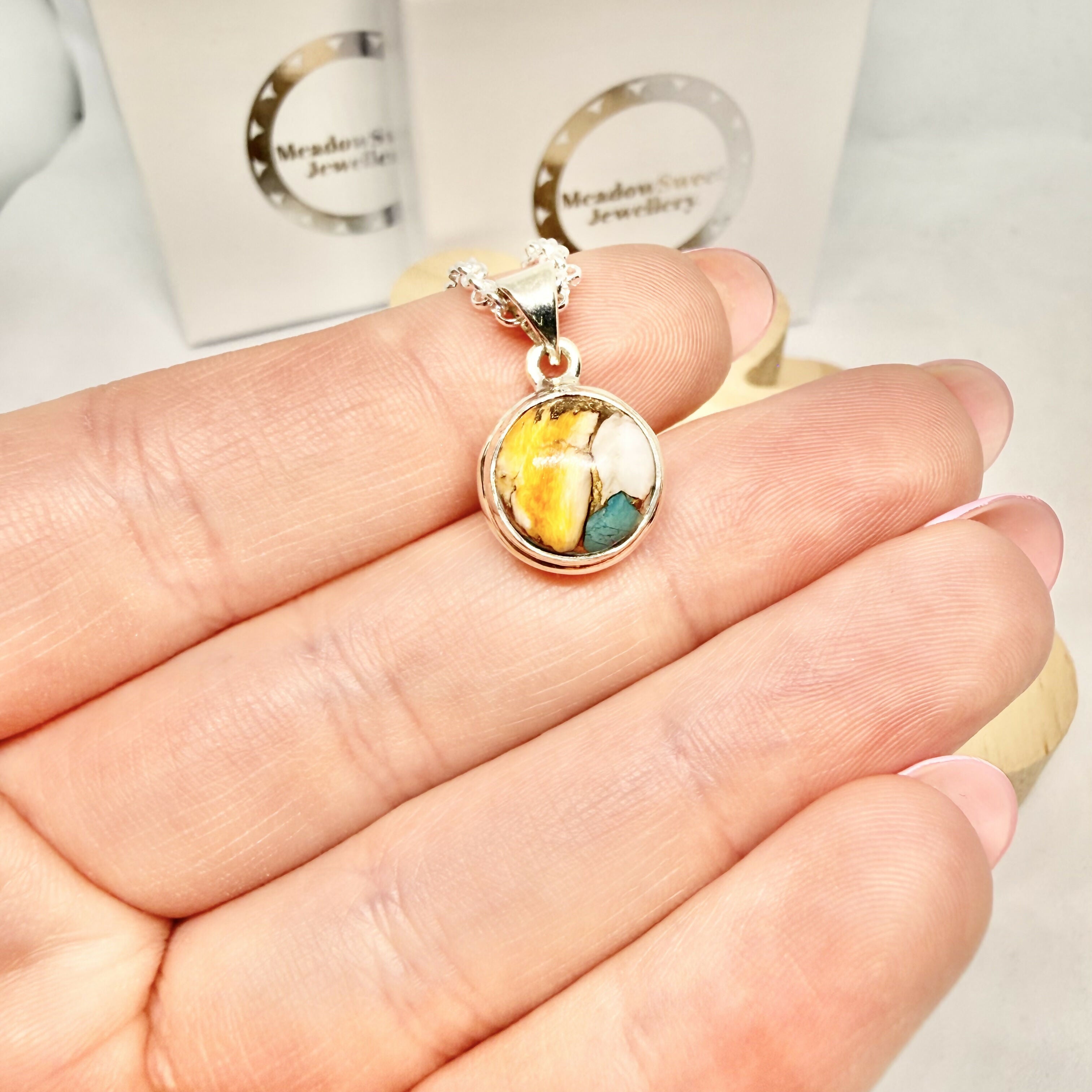 OYSTER TURQUOISE NECKLACE