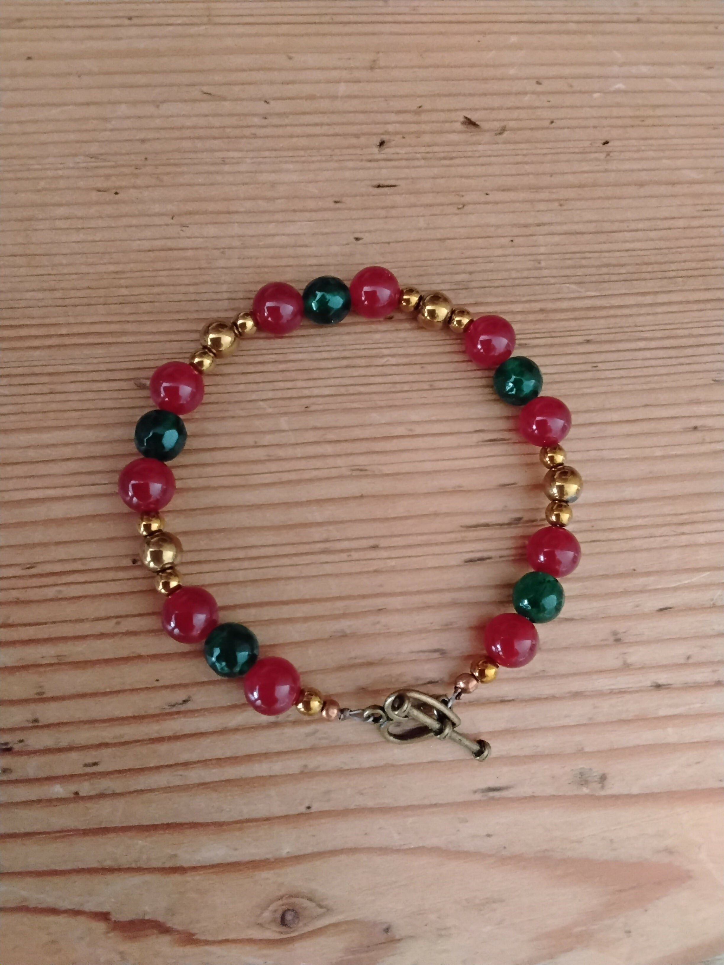 Bronze Toggle Catch Bracelet with Bronze Hematite, Red Chalcedony and Faceted Green Chalcedony