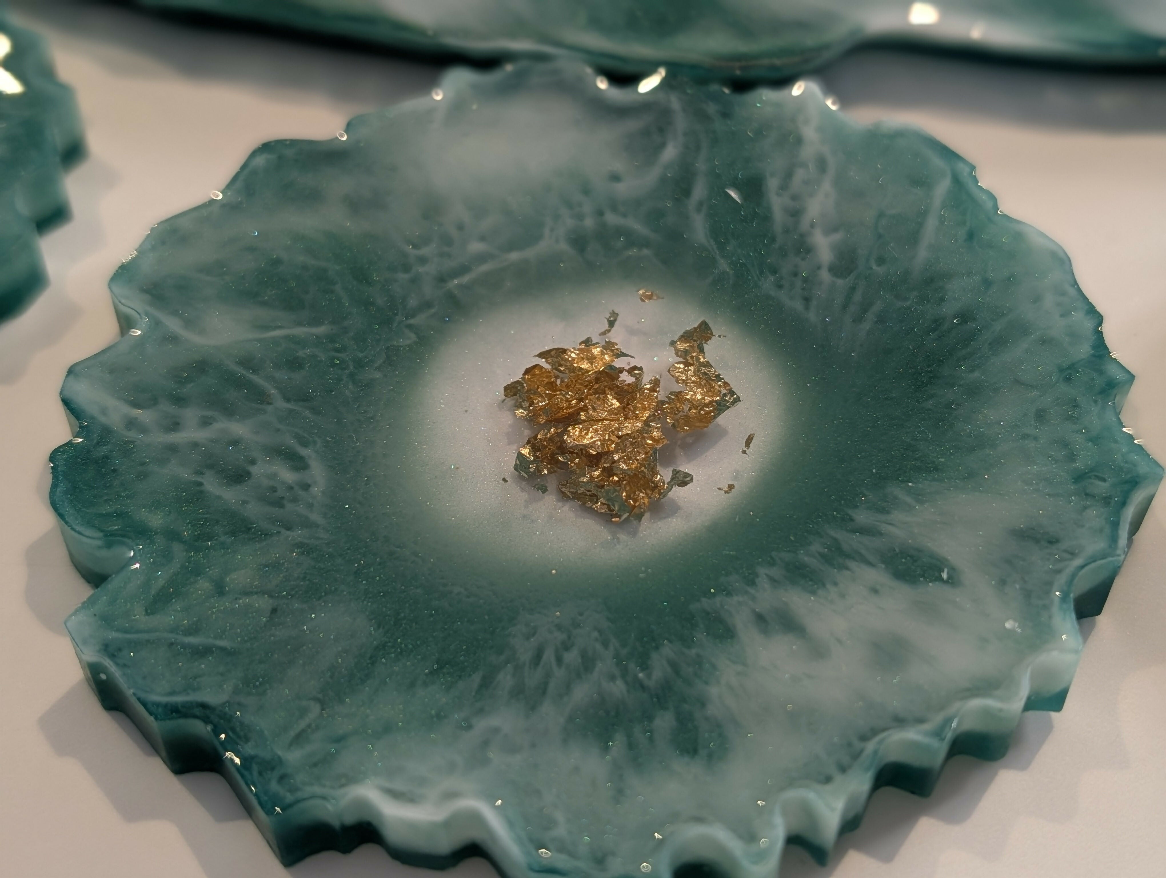 ELEGANT HANDMADE RESIN TRAY SET
