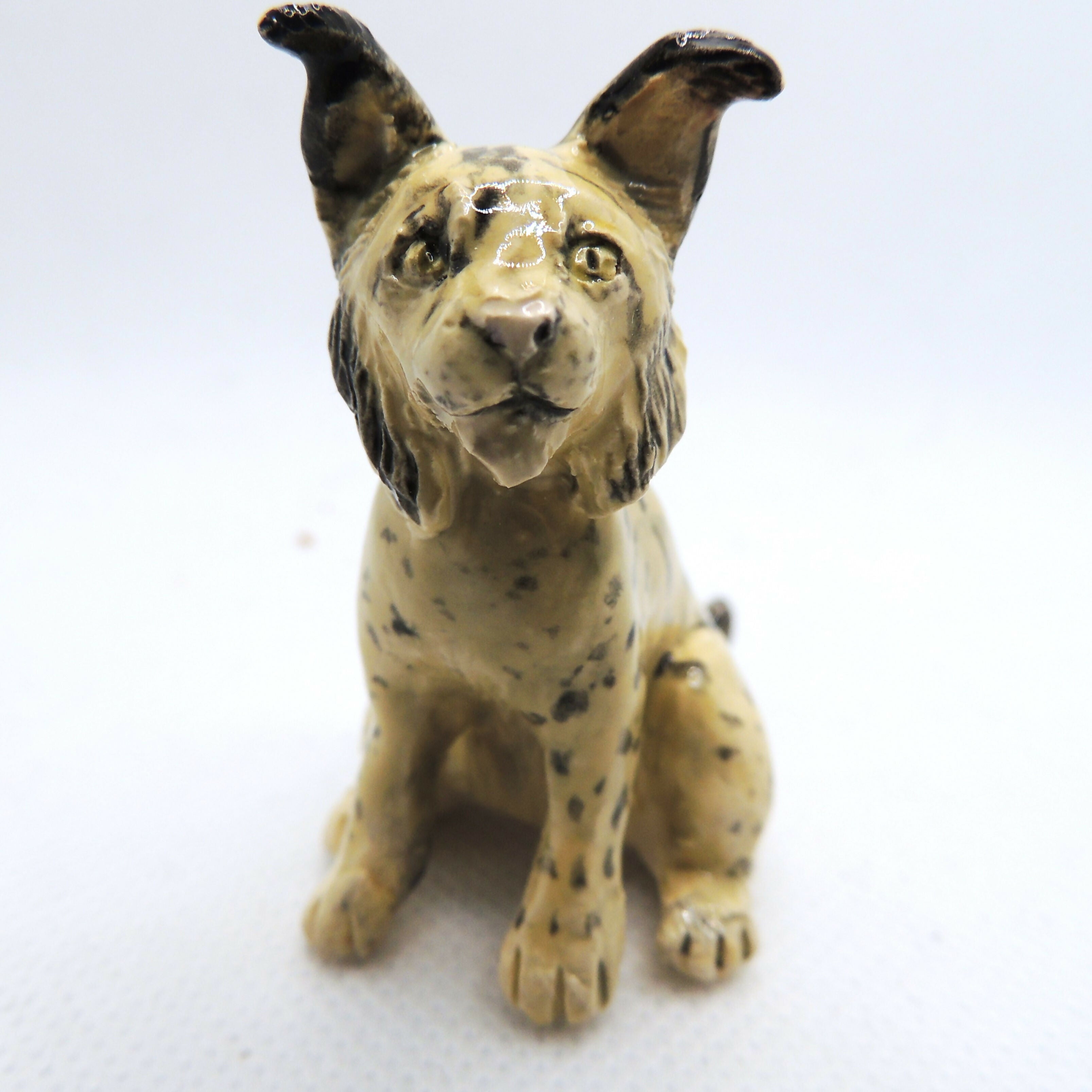 Ceramic lynx sculpture "Lynn"