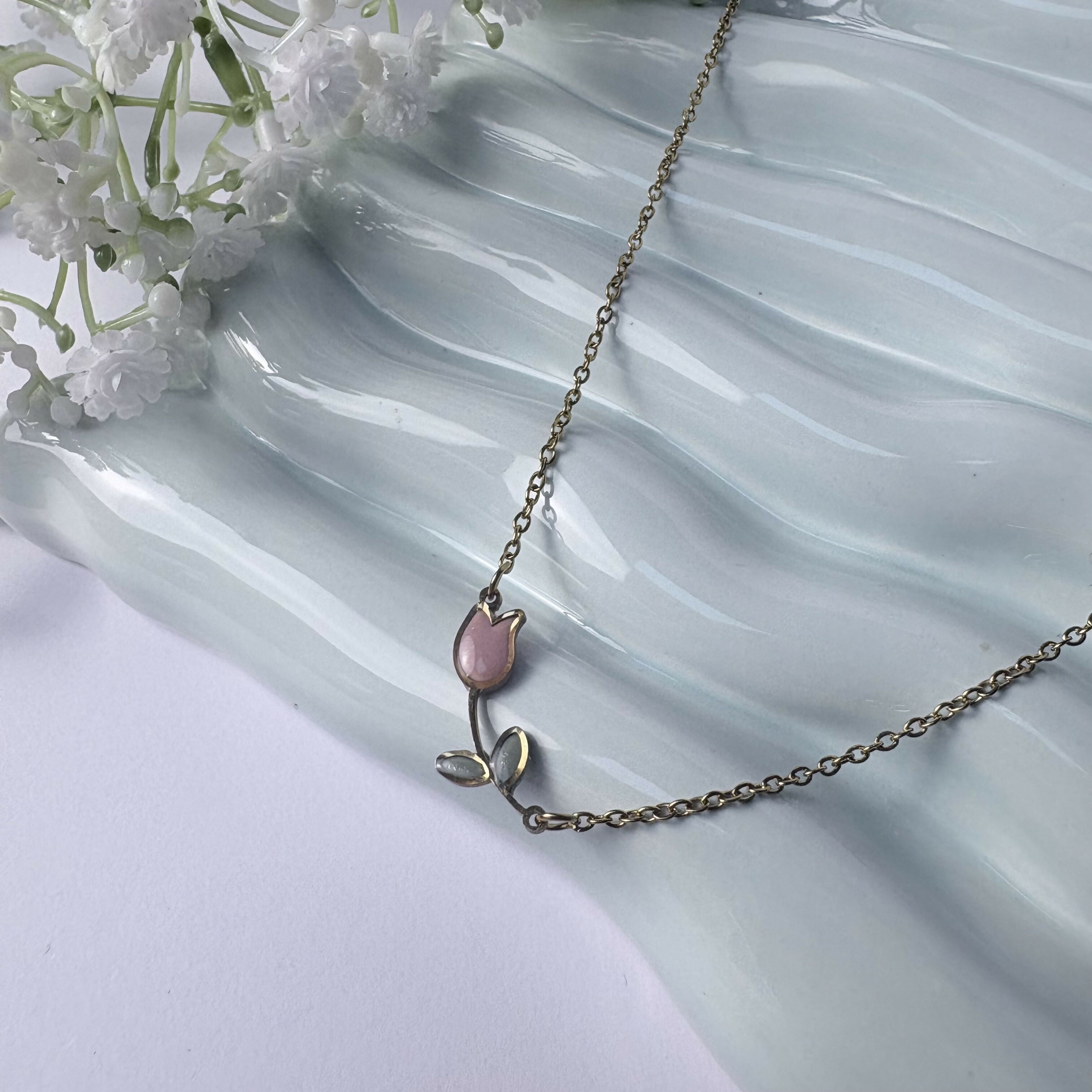 Tulip Necklace