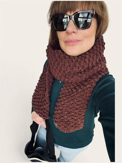 MID REGULAR LENGTH , PREMIUM CHENILLE - COSY LUX VELVET CHUNKY SCARF - CACAO COLOUR