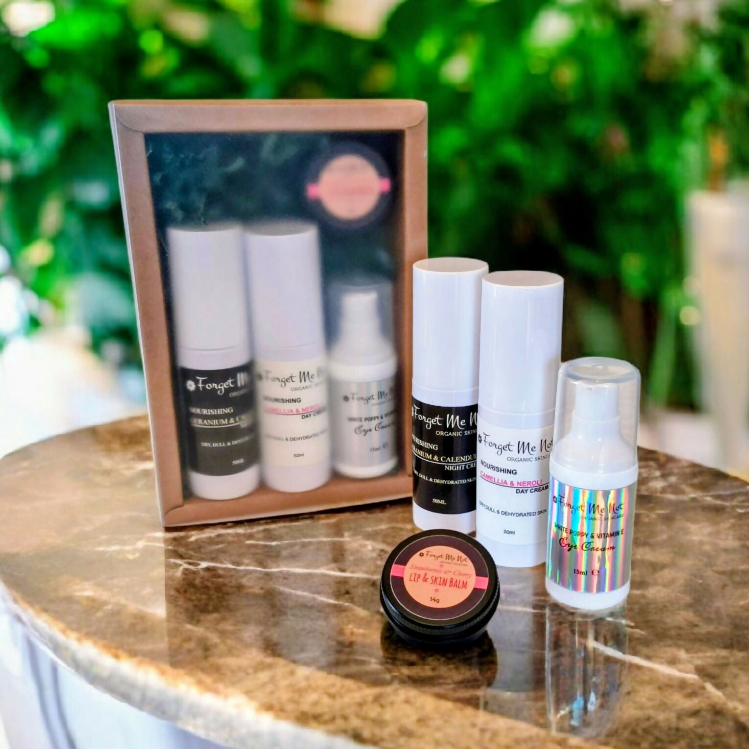 Nourishing Day & Night Skincare Kit