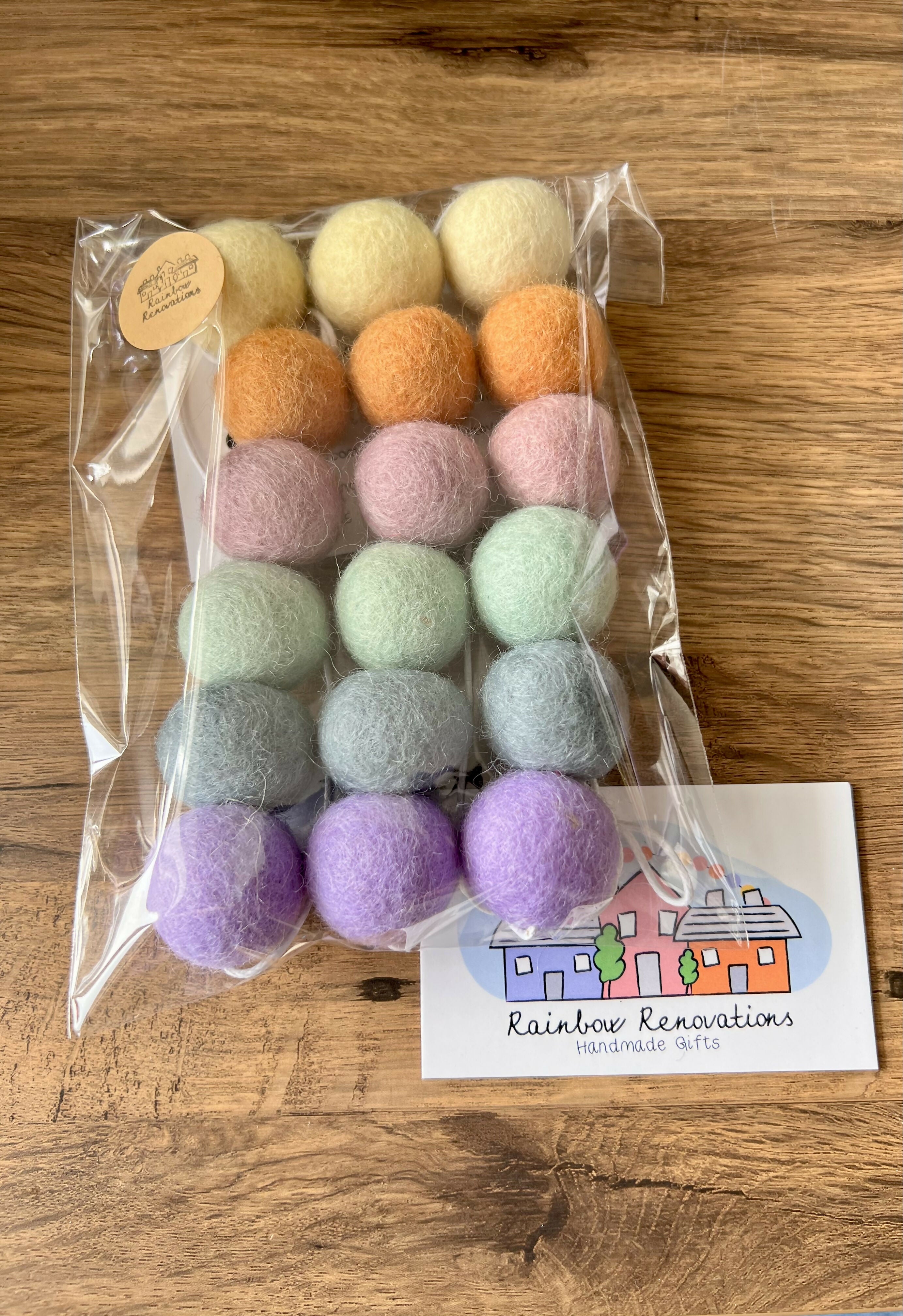 Feltball Garland (18 feltballs)