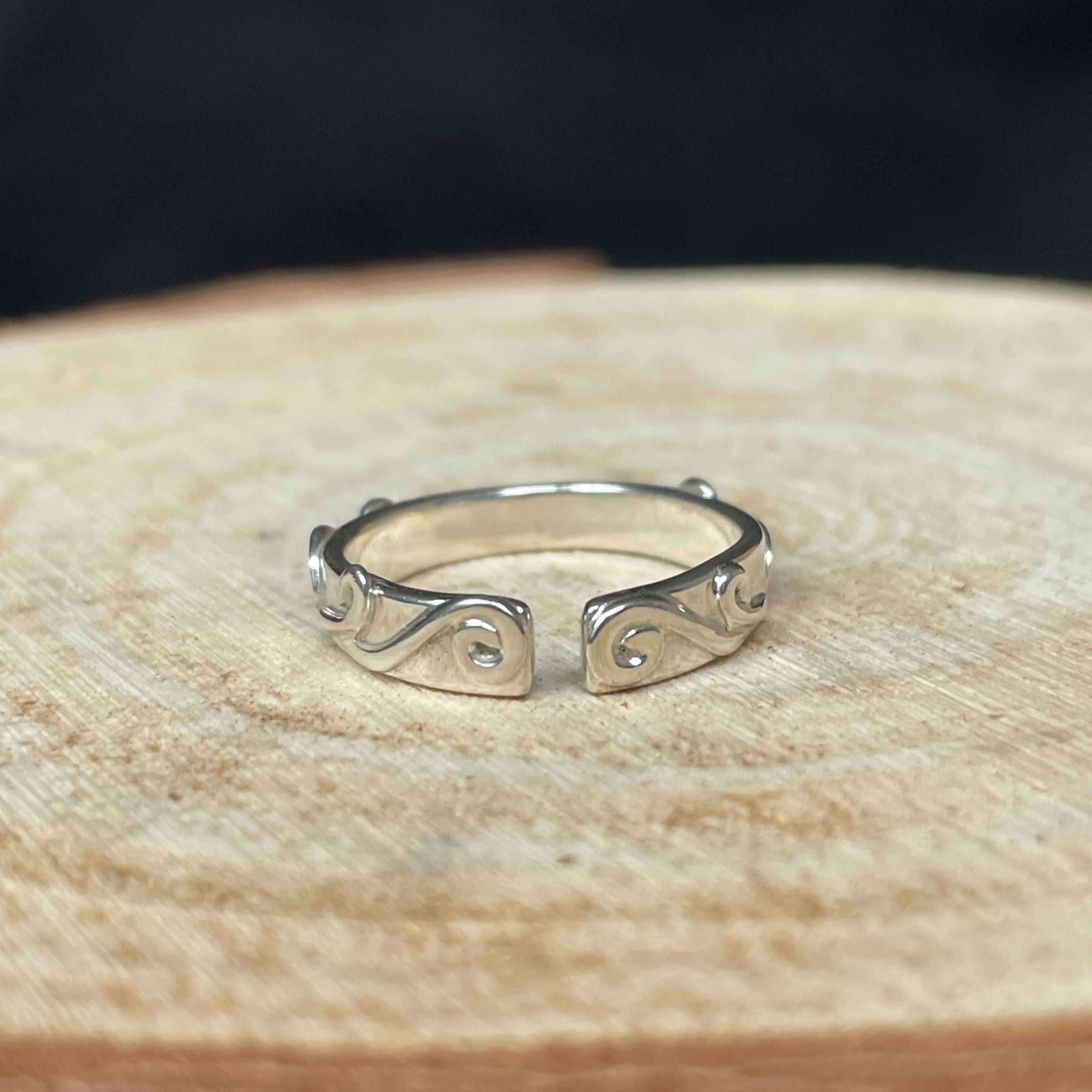 Sterling Silver Open Band with Filigree Details (Size I)