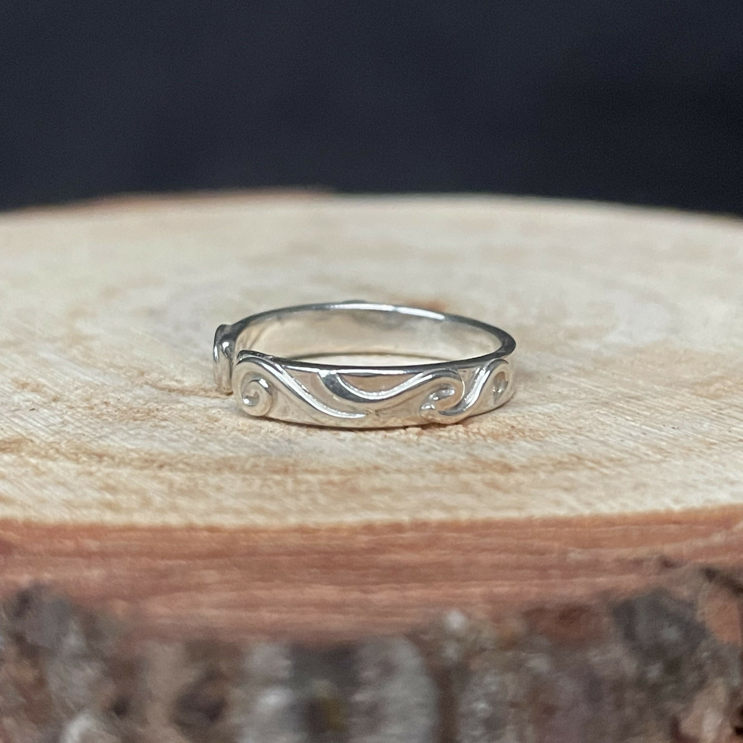 Sterling Silver Open Ring with Filigree Details (Size K)