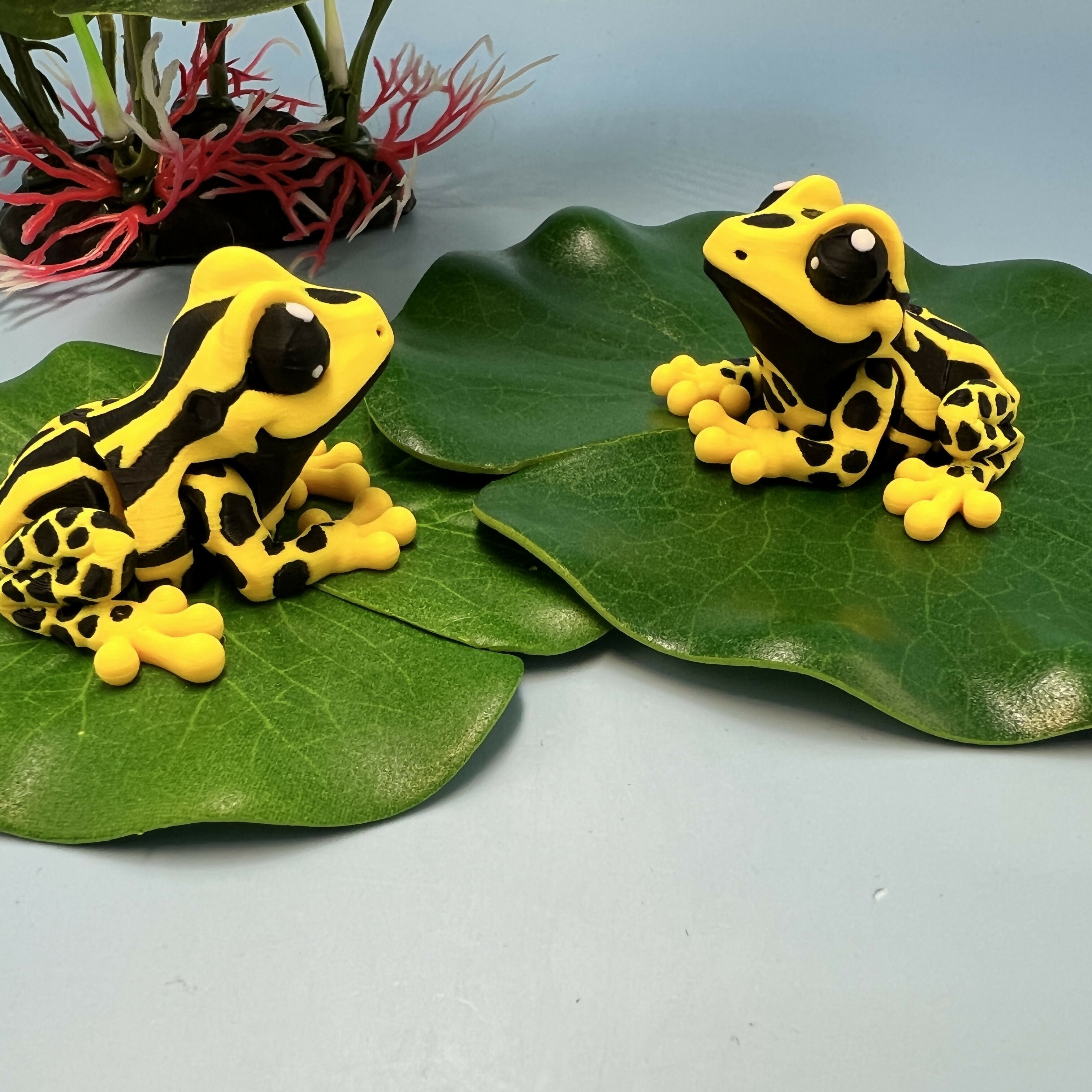 3D Printed SMALL: Articulated Sensory Fidget Animal friends Yellow Dart Frog 5cm