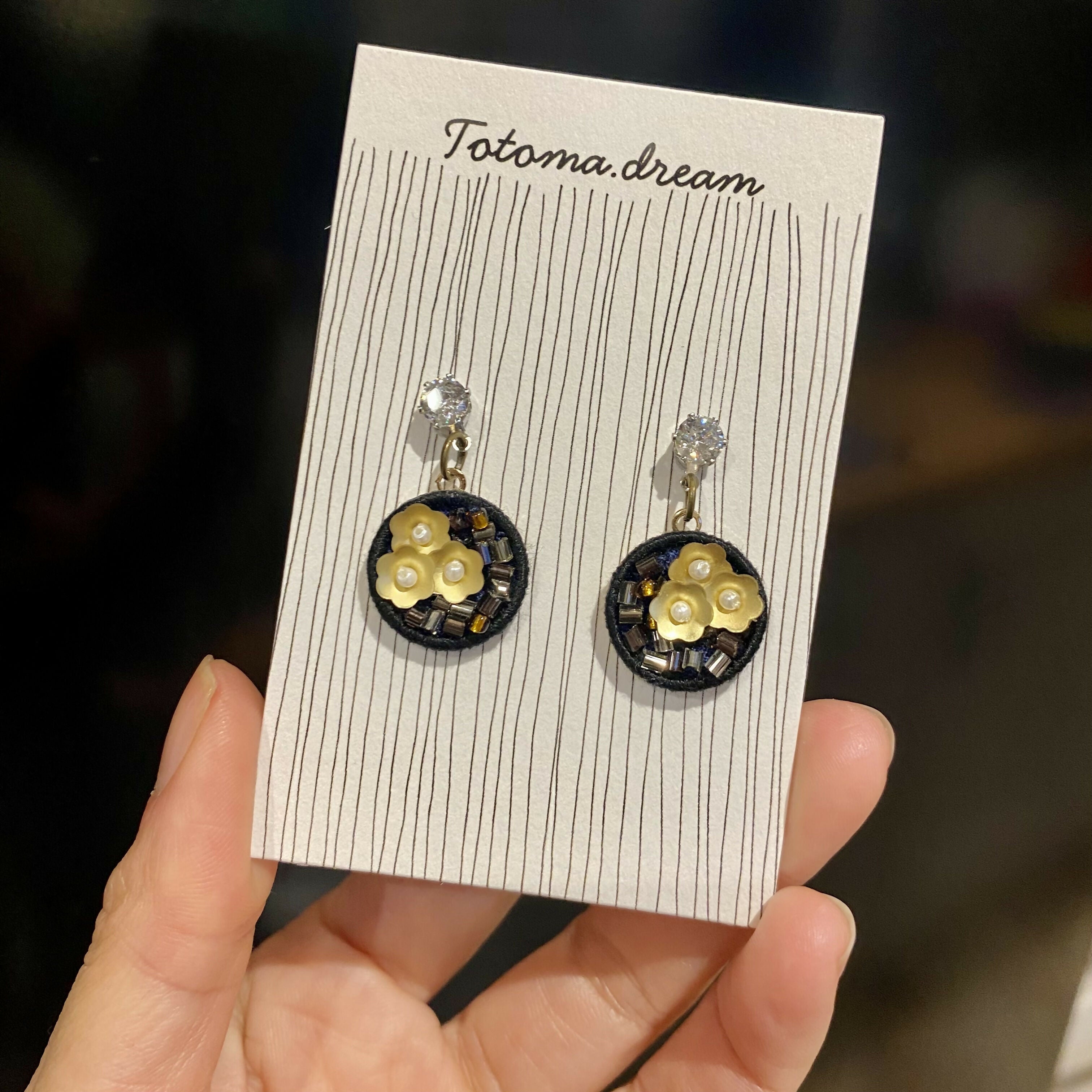 Diamond stud Crystal Embroidery Earrings (Round)